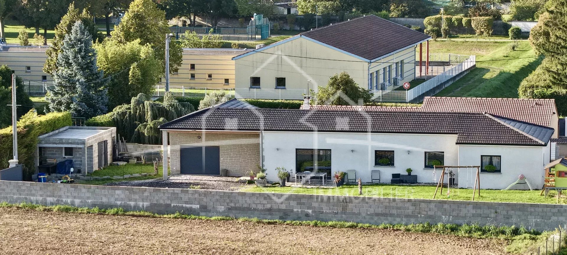Maison récente  2017 de plain-pied 131m² hab, 4 chambres