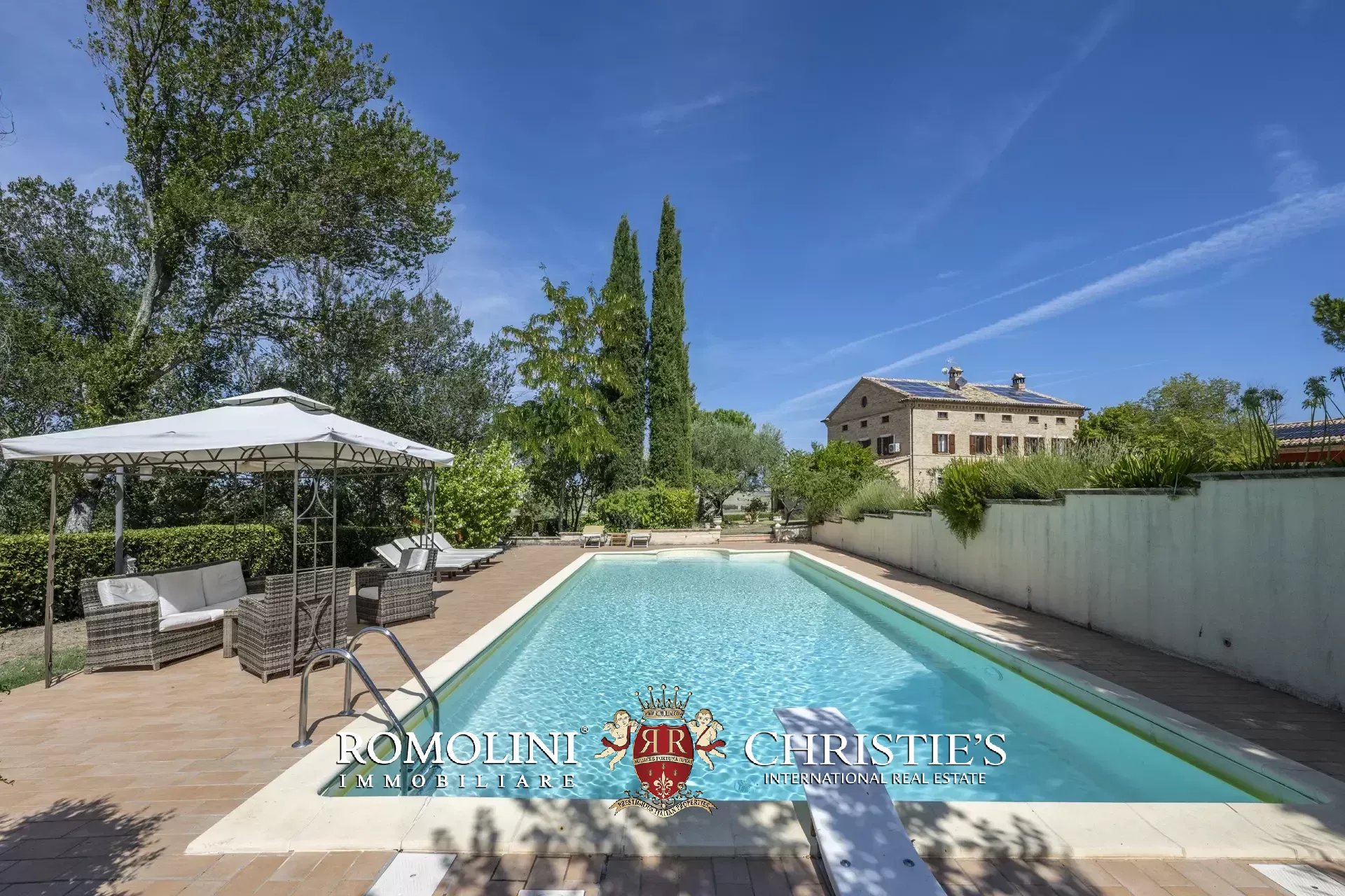 4 Bedroom Villa/Townhouse's Image 8