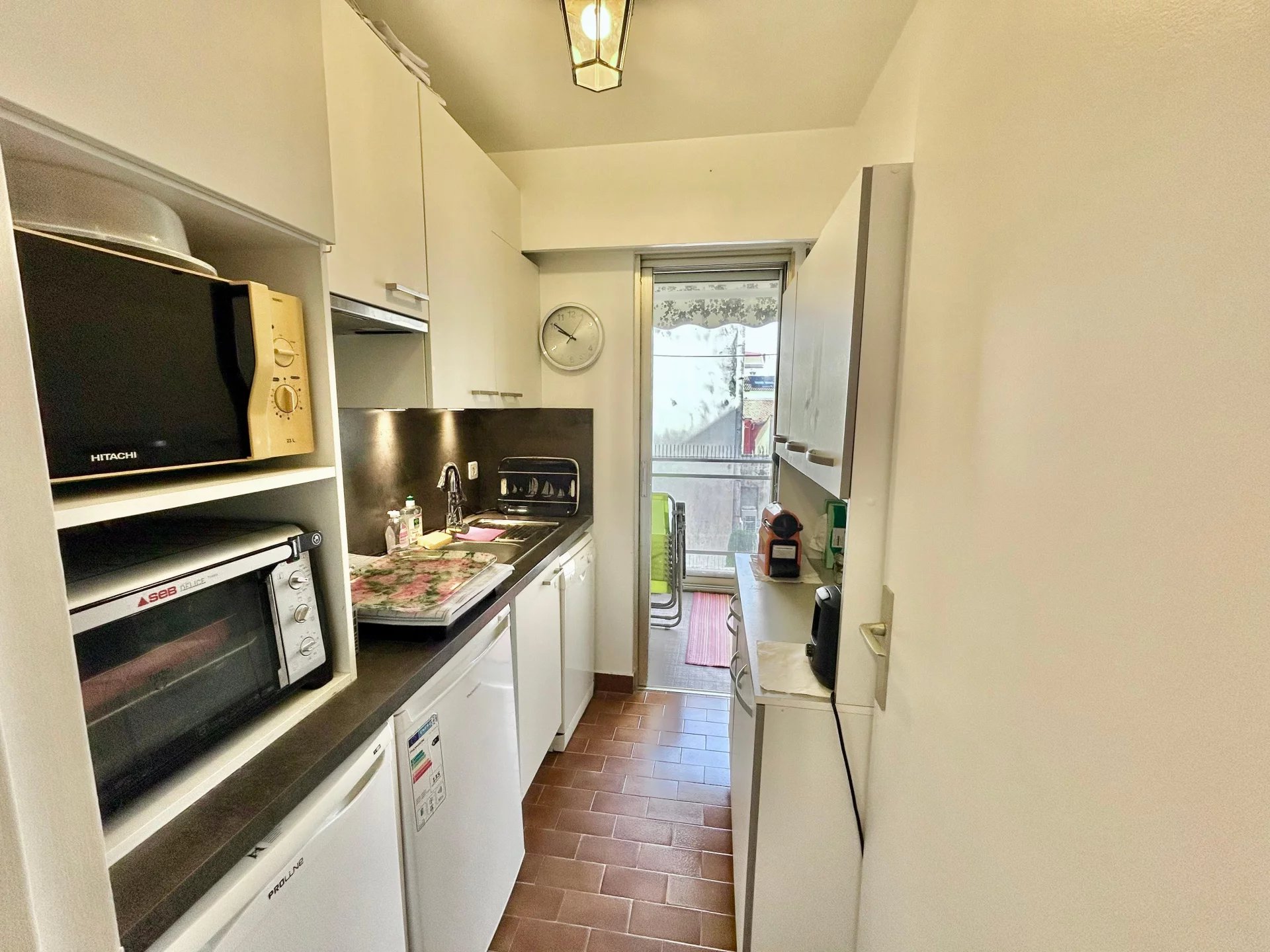 CANNES CARRÉ D'OR - LARGE ONE-BEDROOM WITH BALCONY