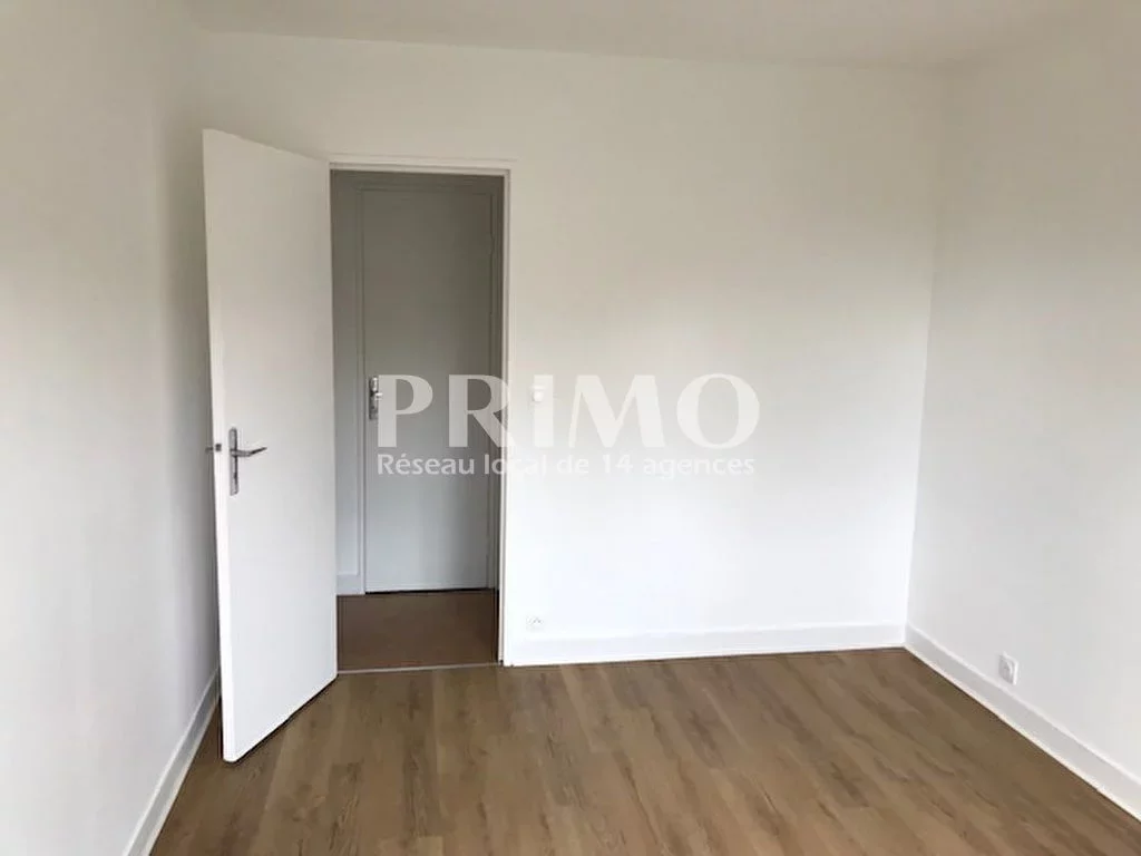 location-appartement-2-pieces-lhay-les-roses-83877449