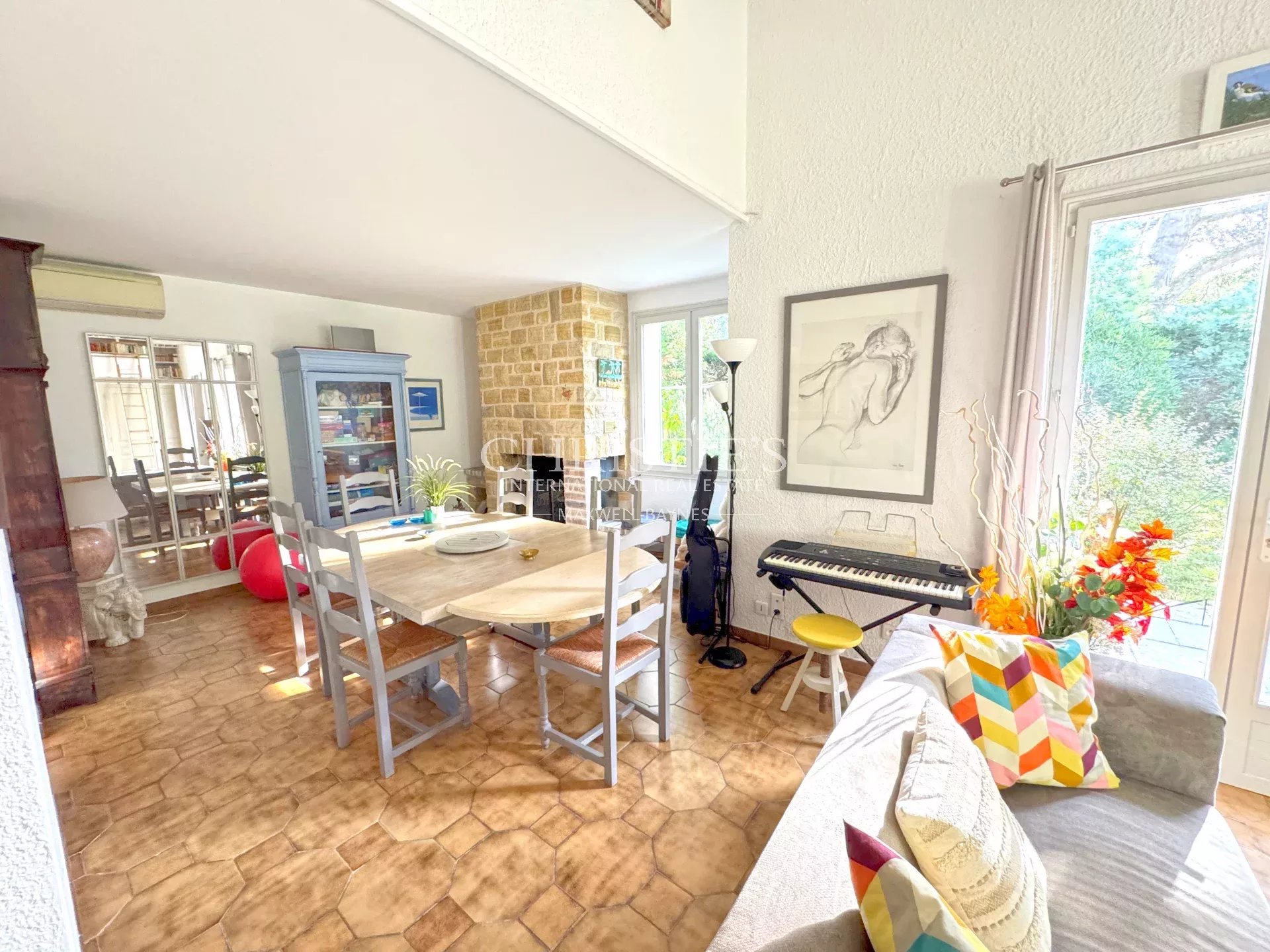 6 Bedroom Villa/Townhouse's Image 6
