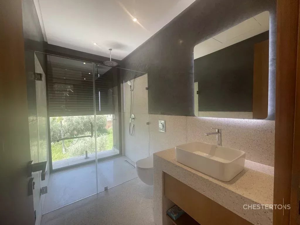  Image of Villa - 6 Bedrooms for Sale in Marrakech-Ménara-Marrakech-Morocco, Image 16