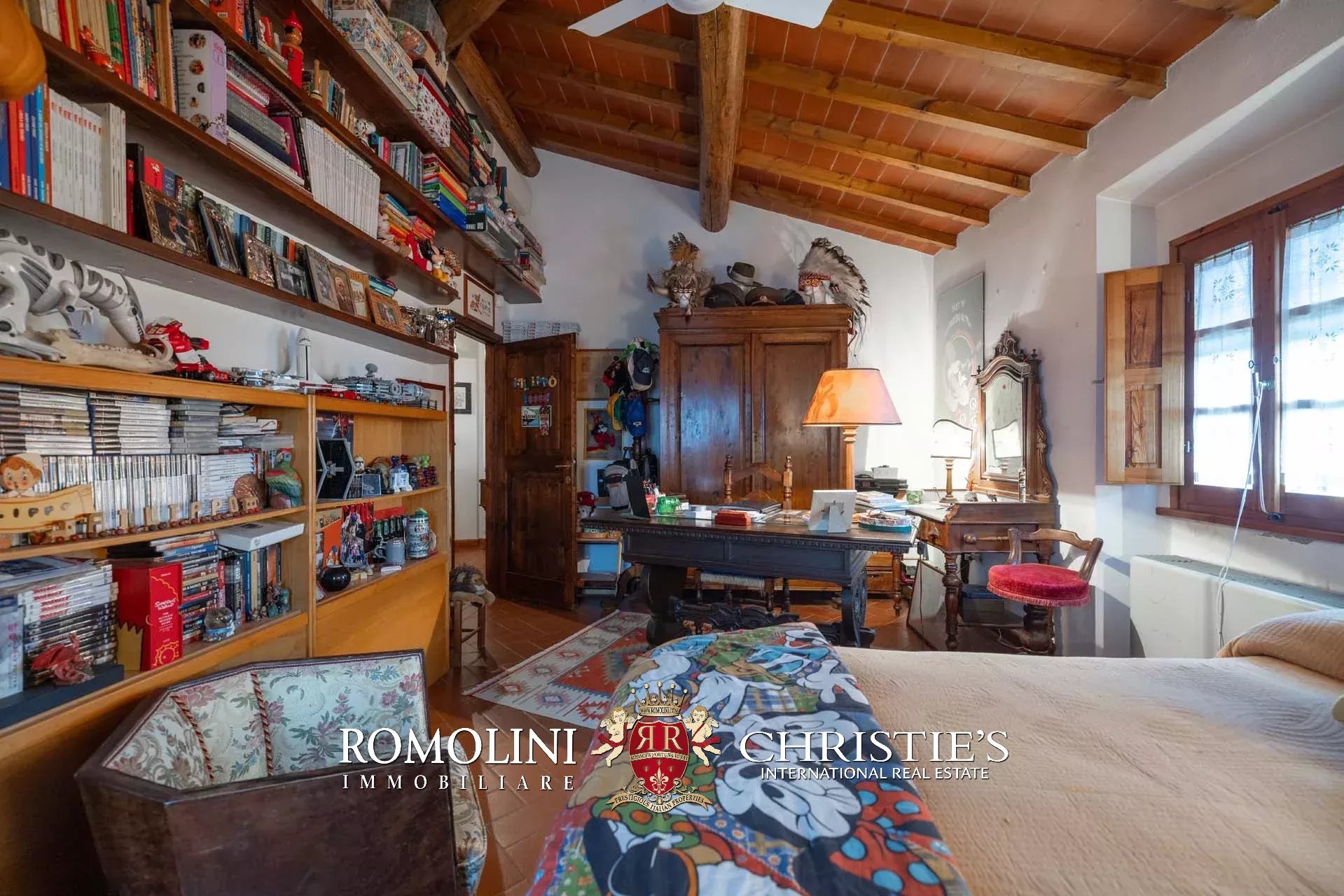 8 Bedroom Villa/Townhouse's Image 31