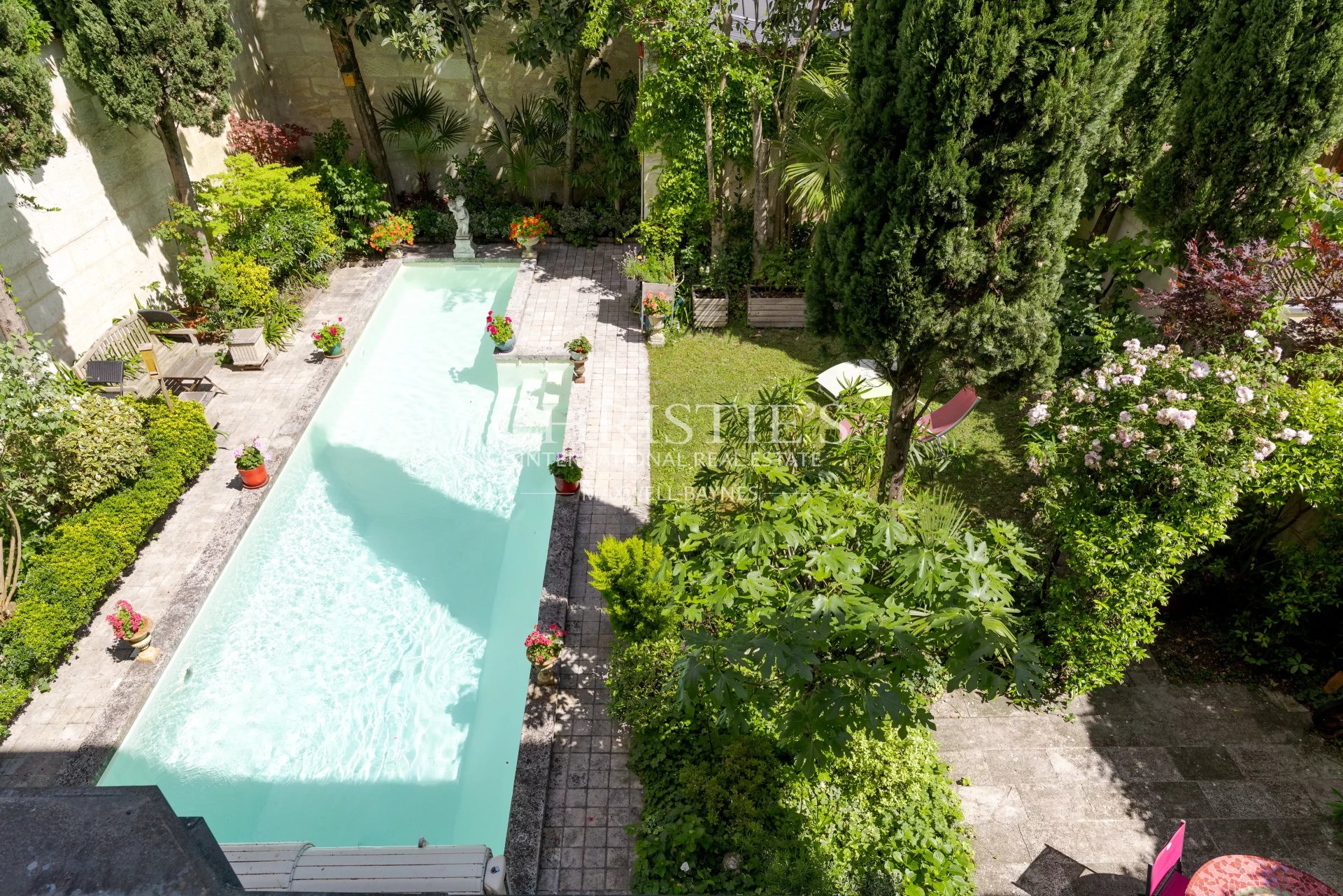 7 Bedroom Villa/Townhouse's Image 11