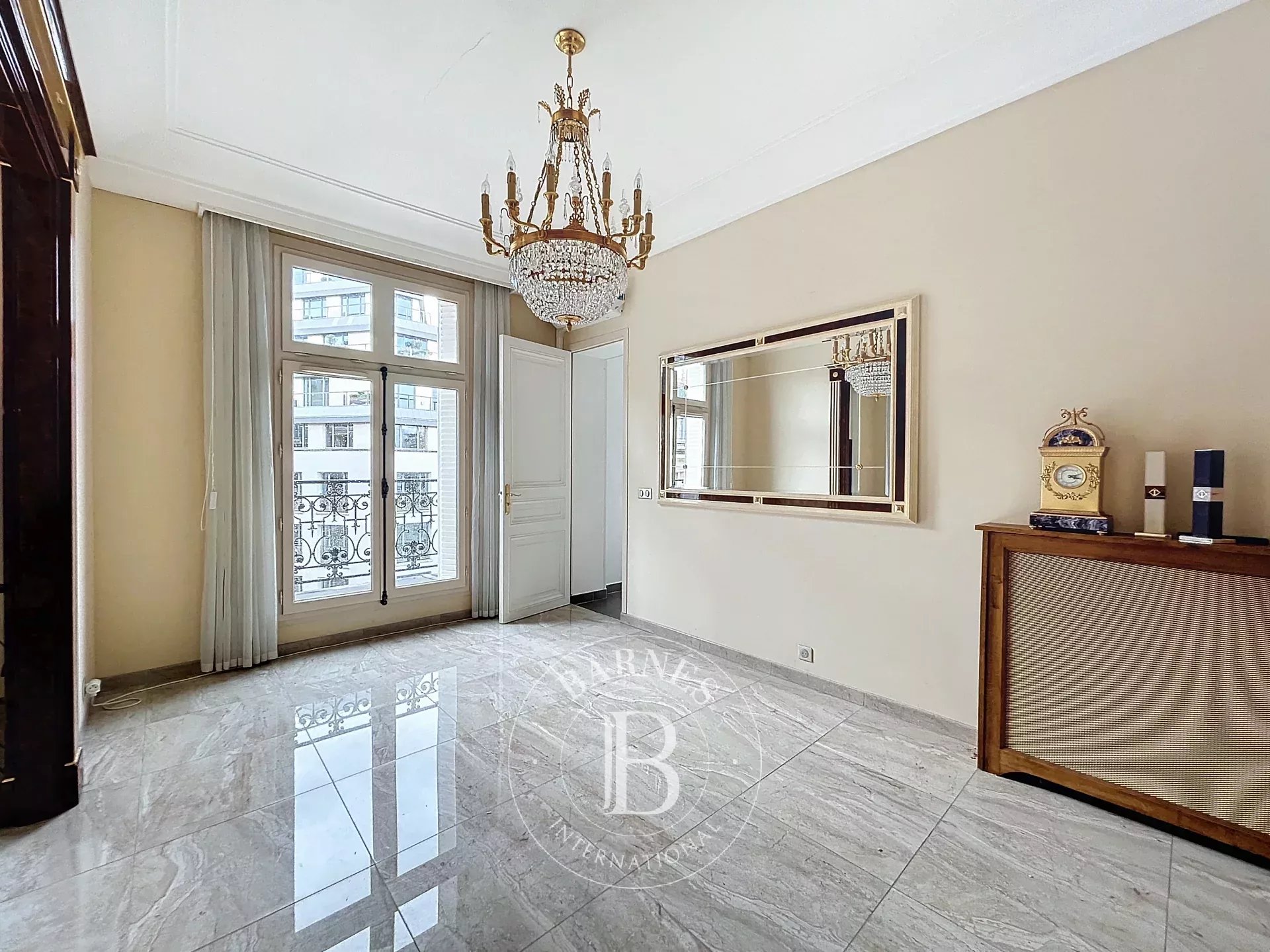 Daire Paris 8ème - picture 4