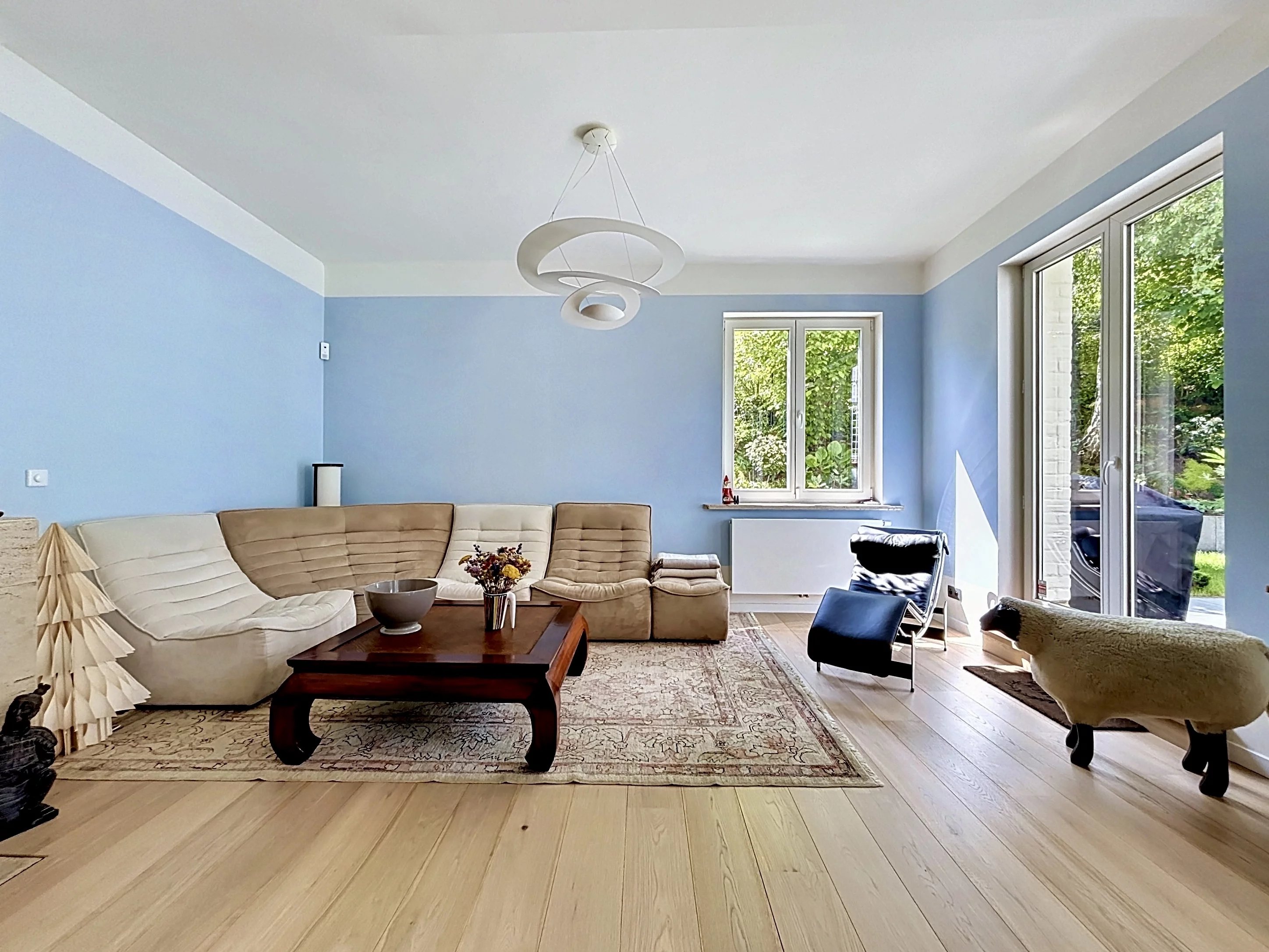 Observatory Neighborhood, a 3-facade house fully renovated on a 350m2 south-facing plot.