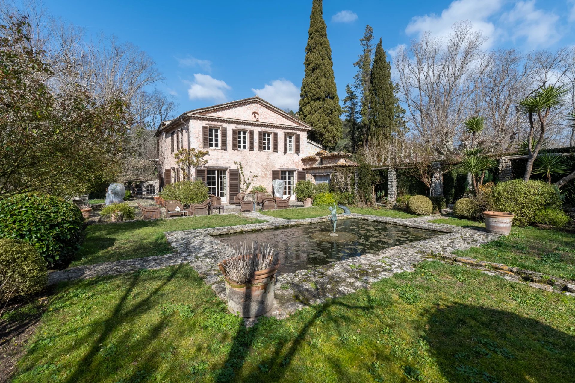 Agence immobilière de 