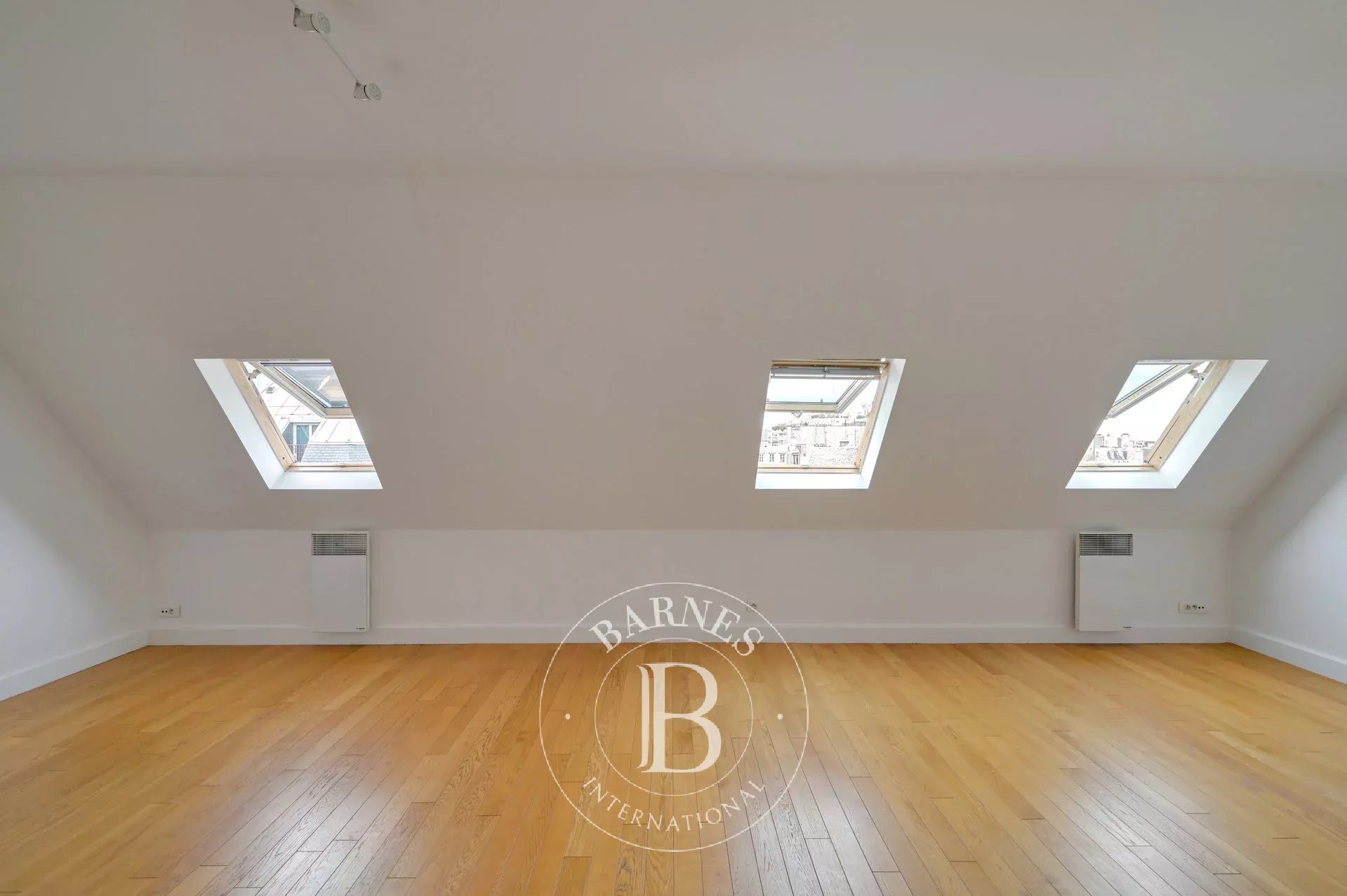 Apartment - Paris 6 - Rue Littré - top floor - unobstructed view - picture 5