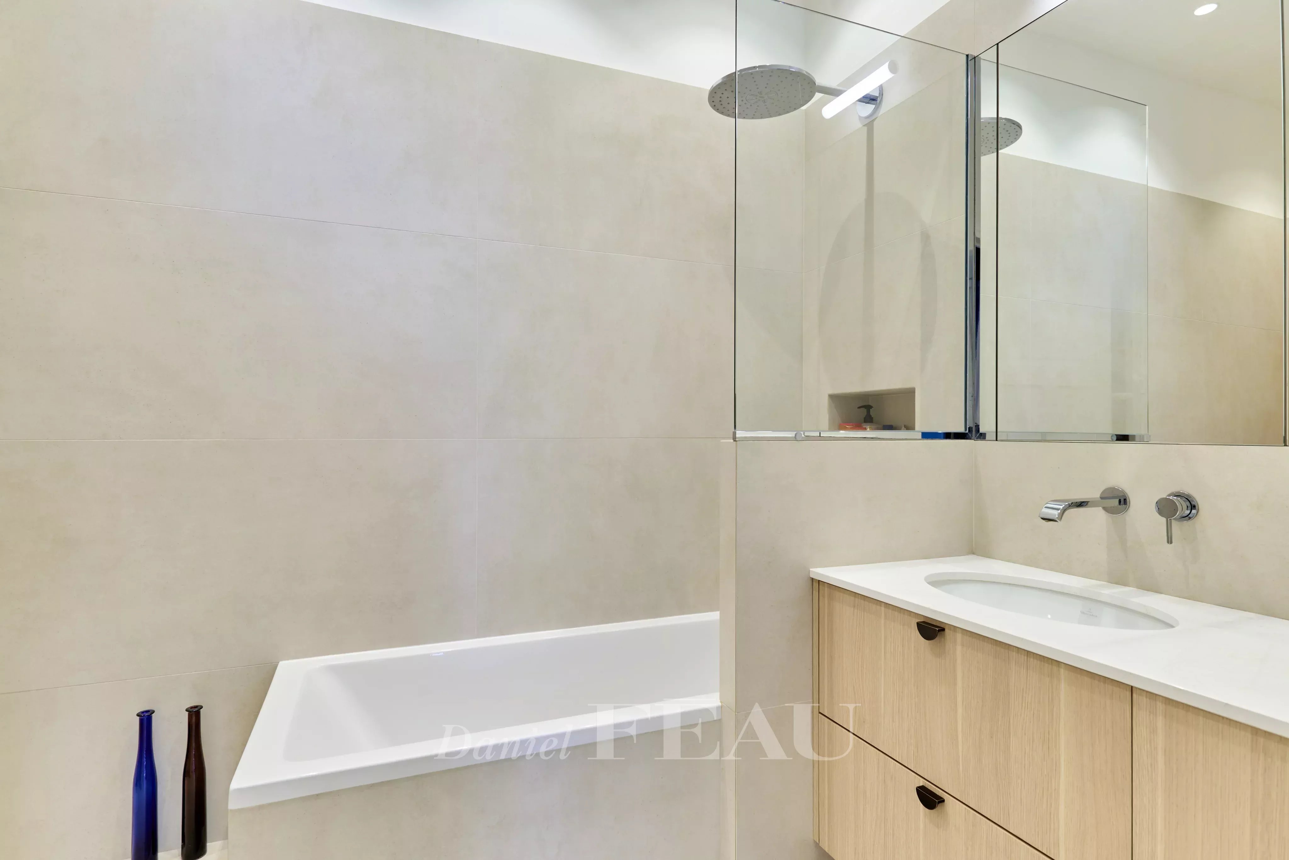 Sale Apartment Paris 16th