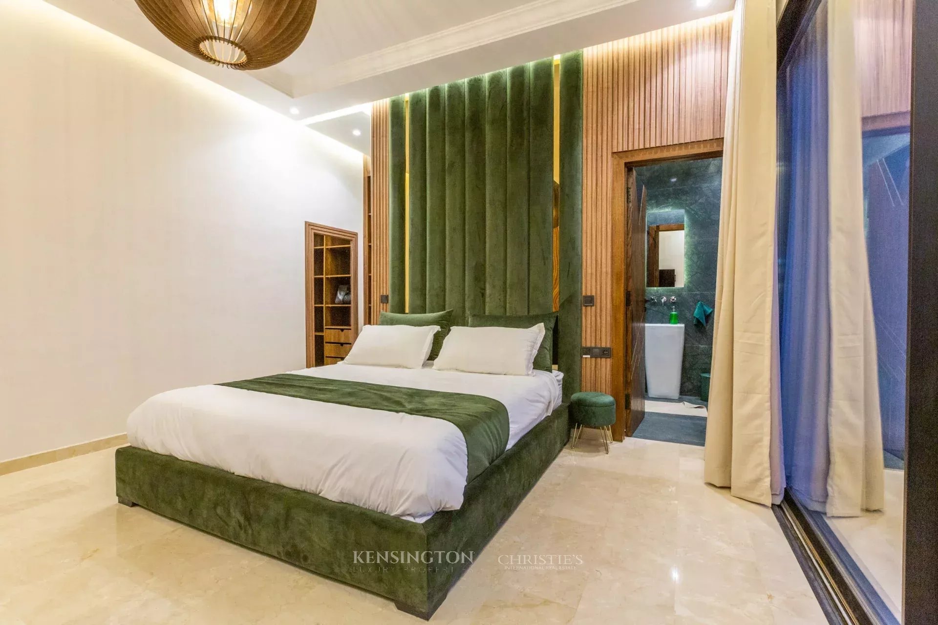 5 Bedroom Villa/Townhouse's Image 25