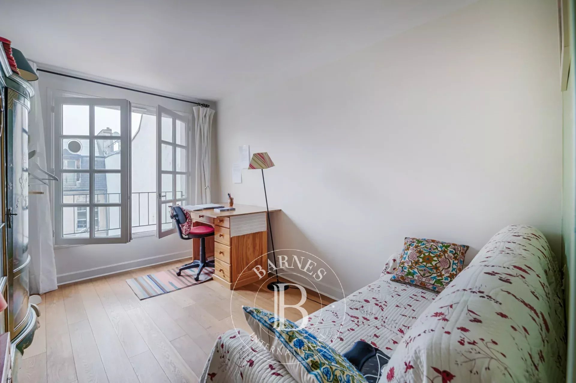 Daire Paris 3ème - picture 5