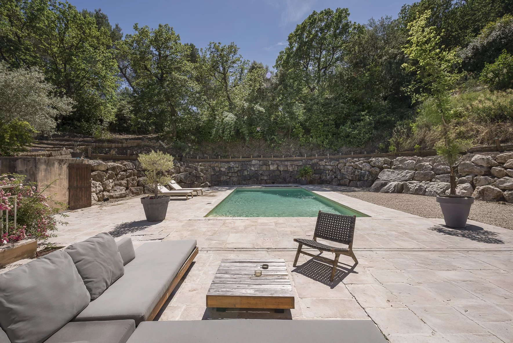 Family property on the outskirts of Aix-en-Provence