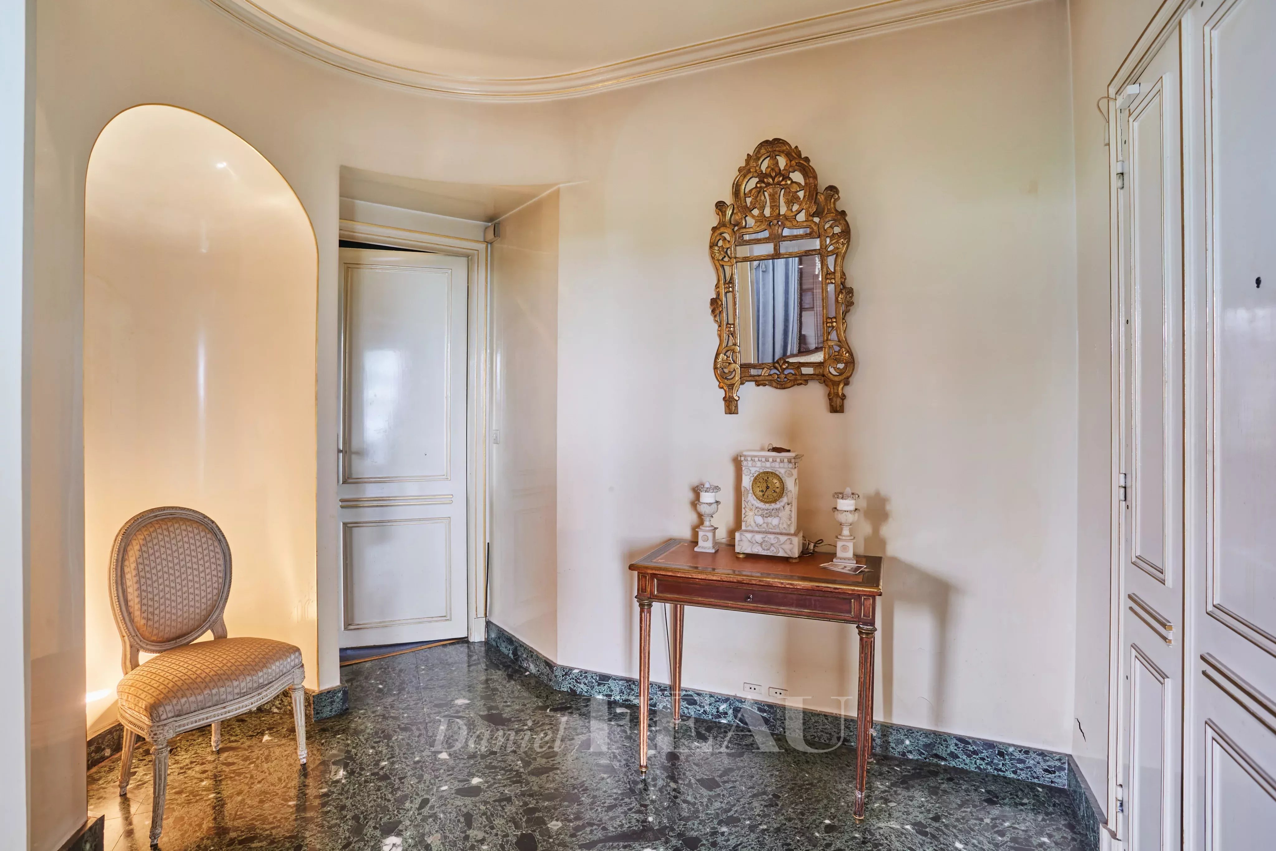 Sale Apartment Paris 16th