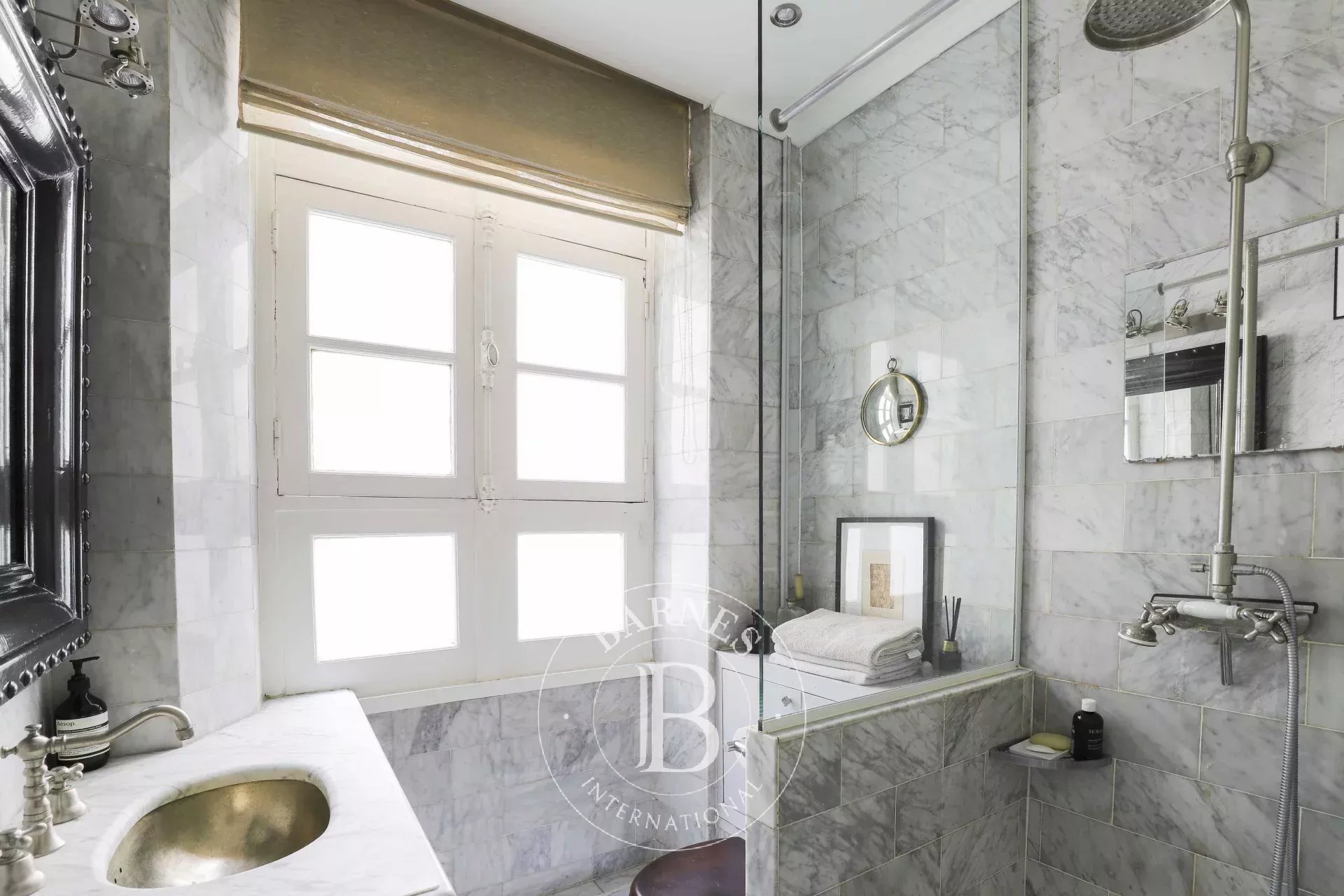 Daire Paris 3ème - picture 9