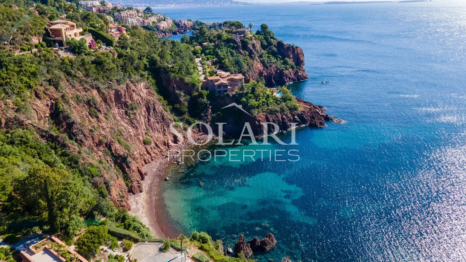 Villa en pierres avec piscine - Vue mer panoramique à Theoule-sur-Mer