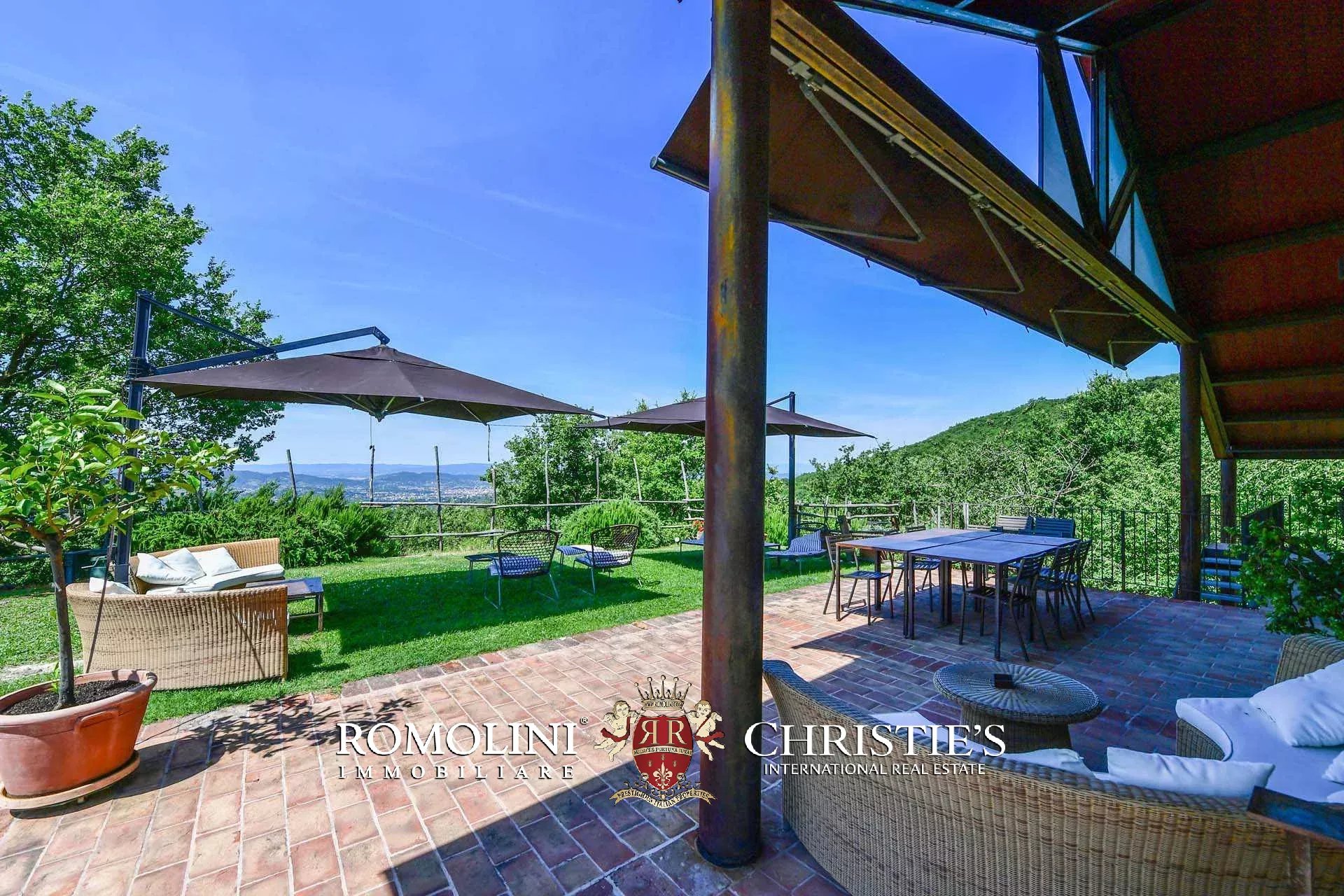 TENUTA VINICOLA BIOLOGICA IN VENDITA, CANTINA BIO TOSCANA
