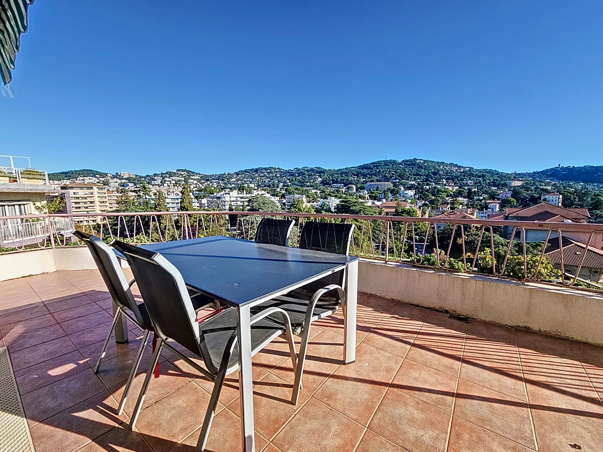 Agence immobilière de AZUR ACT IMMOBILIER