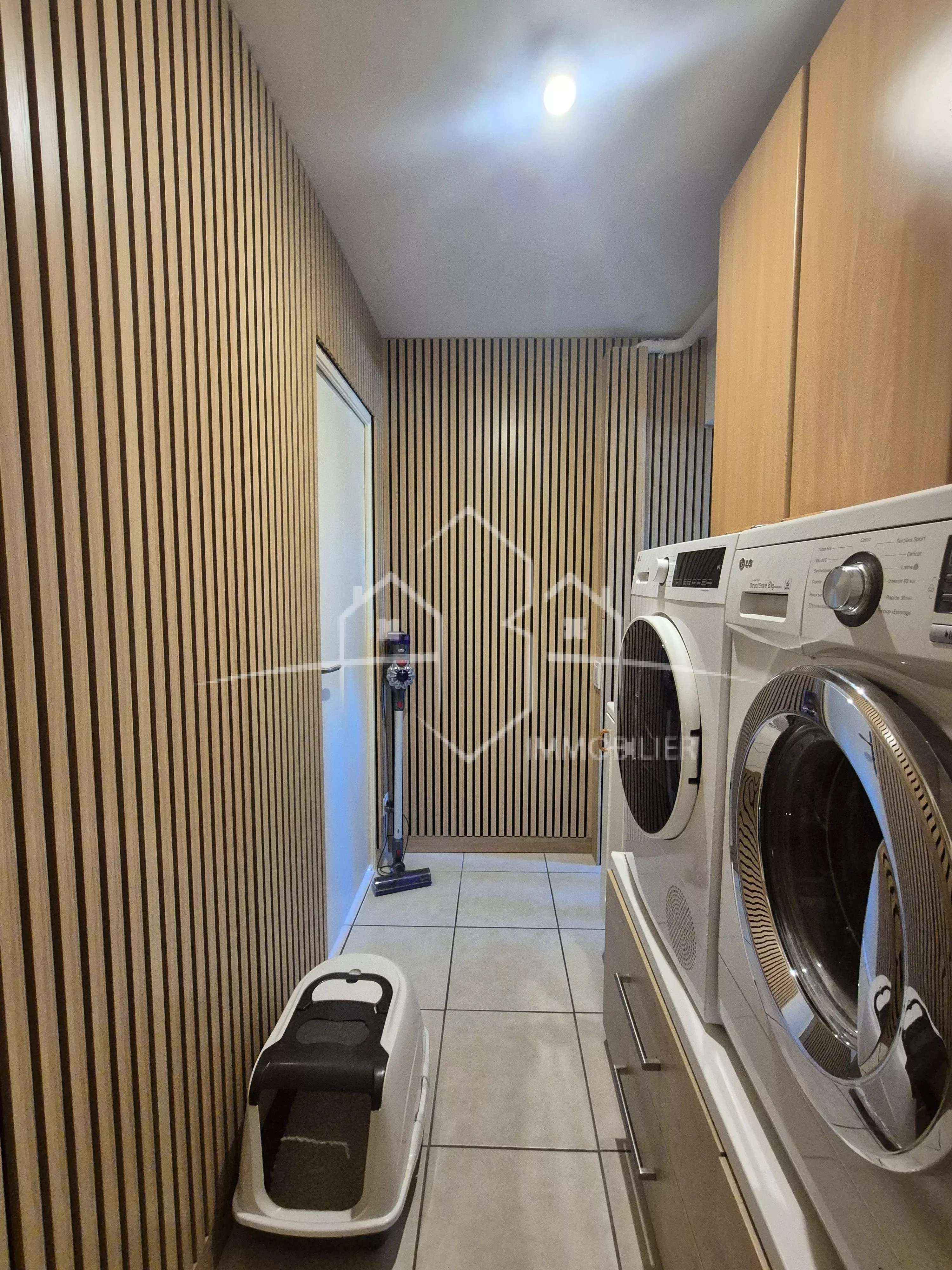 Maison familiale de 120 m² avec piscine à Saint-Maurice-l'Exil