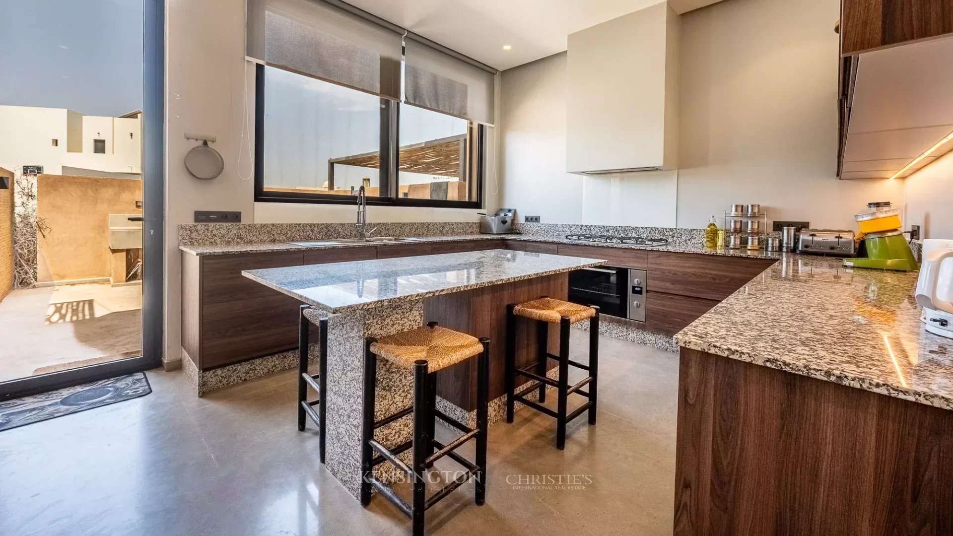 6 Bedroom Villa/Townhouse's Image 28
