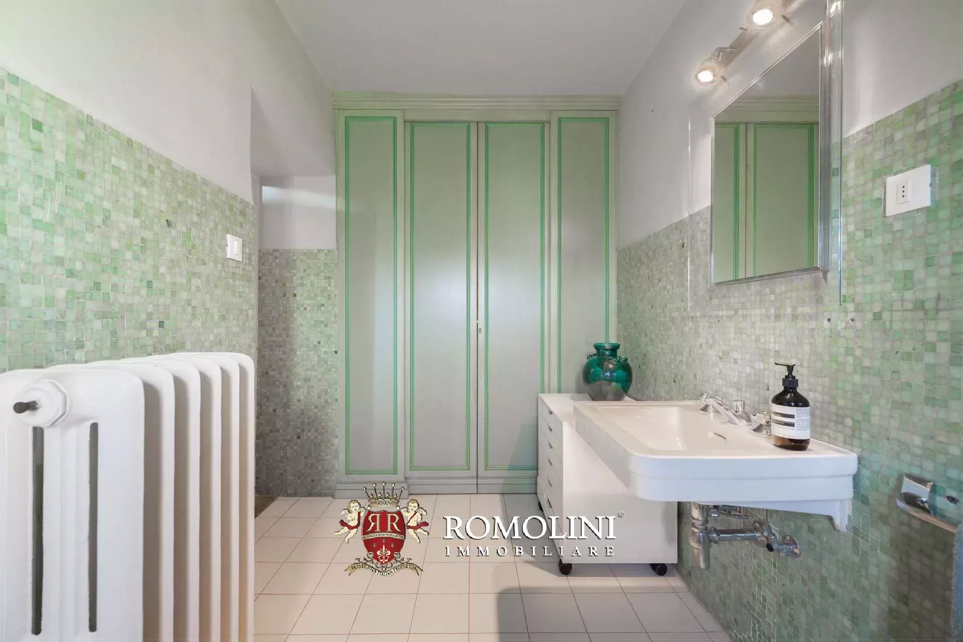 7 Bedroom Villa/Townhouse's Image 38