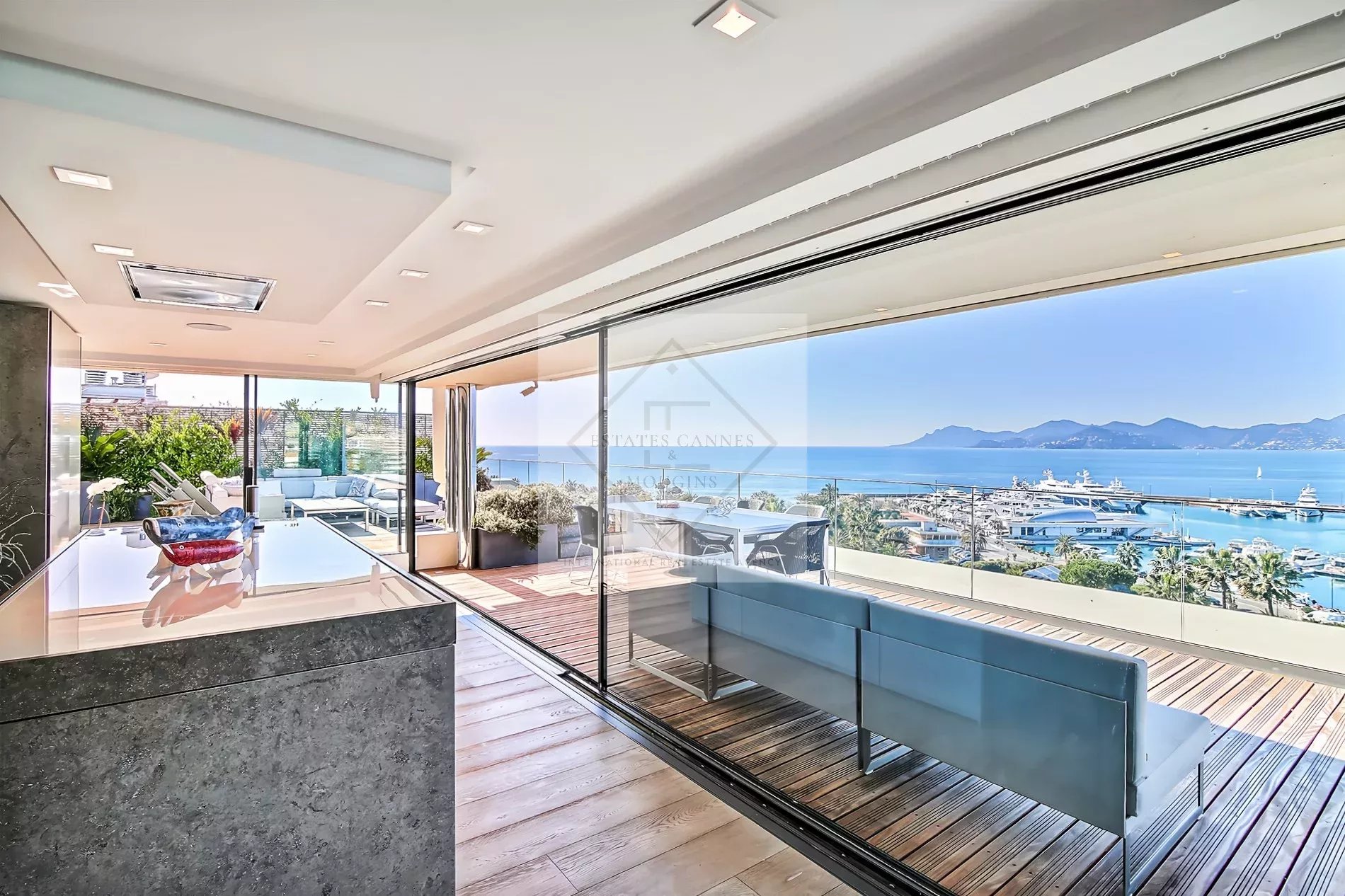 CANNES CROISETTE – PENTHOUSE D'EXCEPTION AVEC VUE MER PANORAMIQUE — photo 3