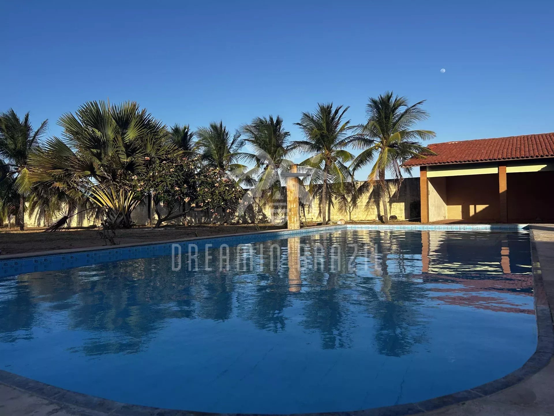 Spacious 5-room house with pool in cascavel,...