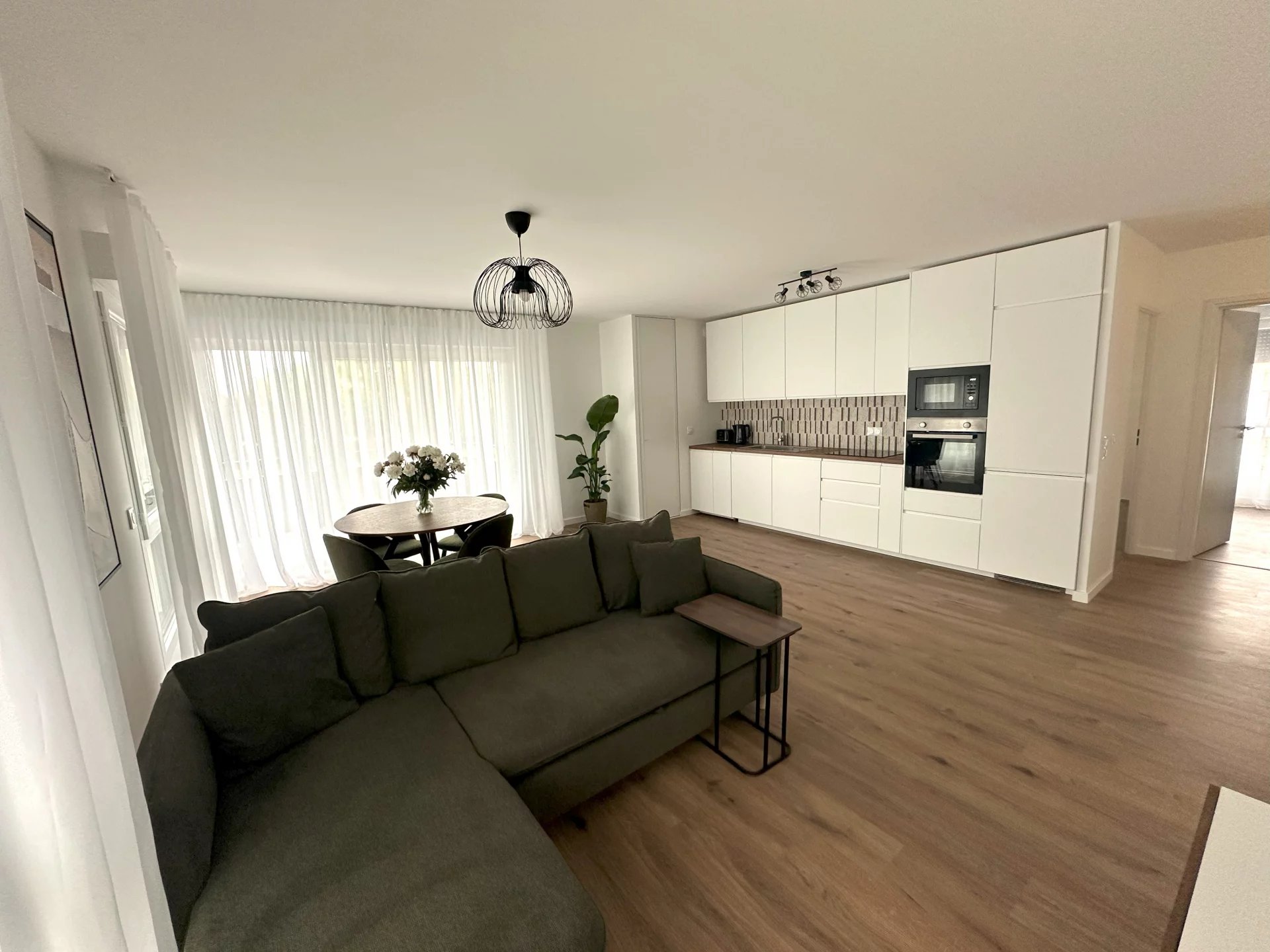 4 PIECES NEUF MEUBLE