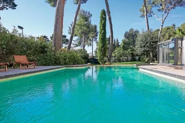 Pretty 1930s villa completely renovated with sea view