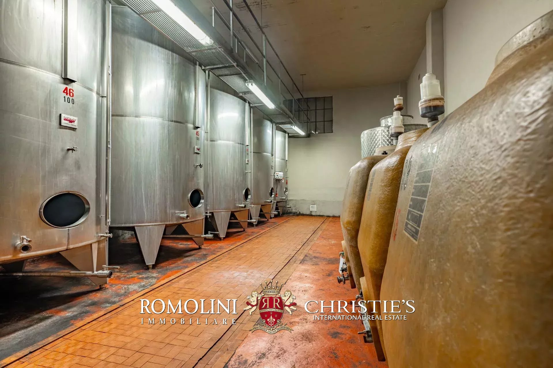 33 Bedroom Vineyard's Image 33
