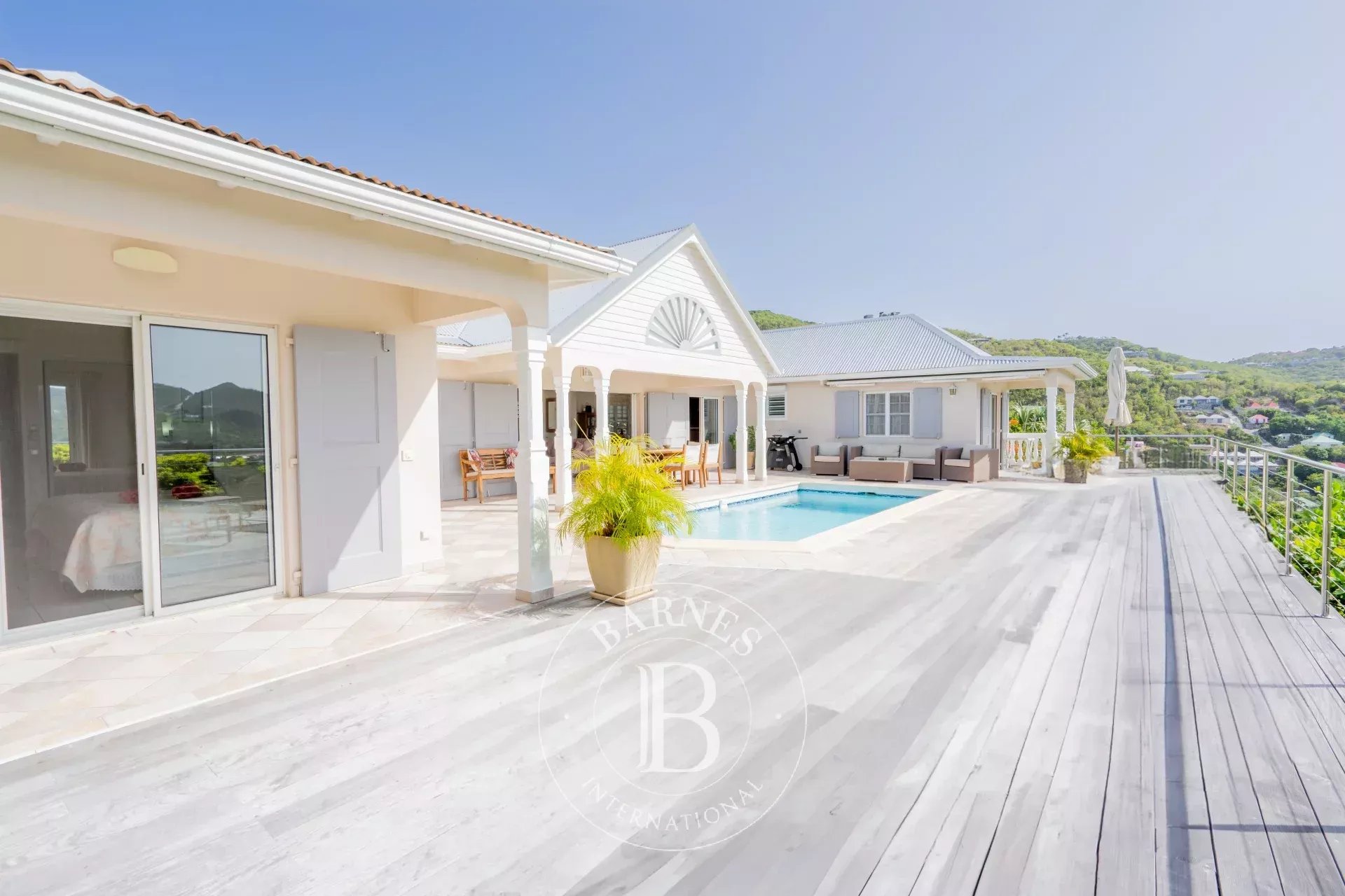 Sea-view villa in Saint-Jean
