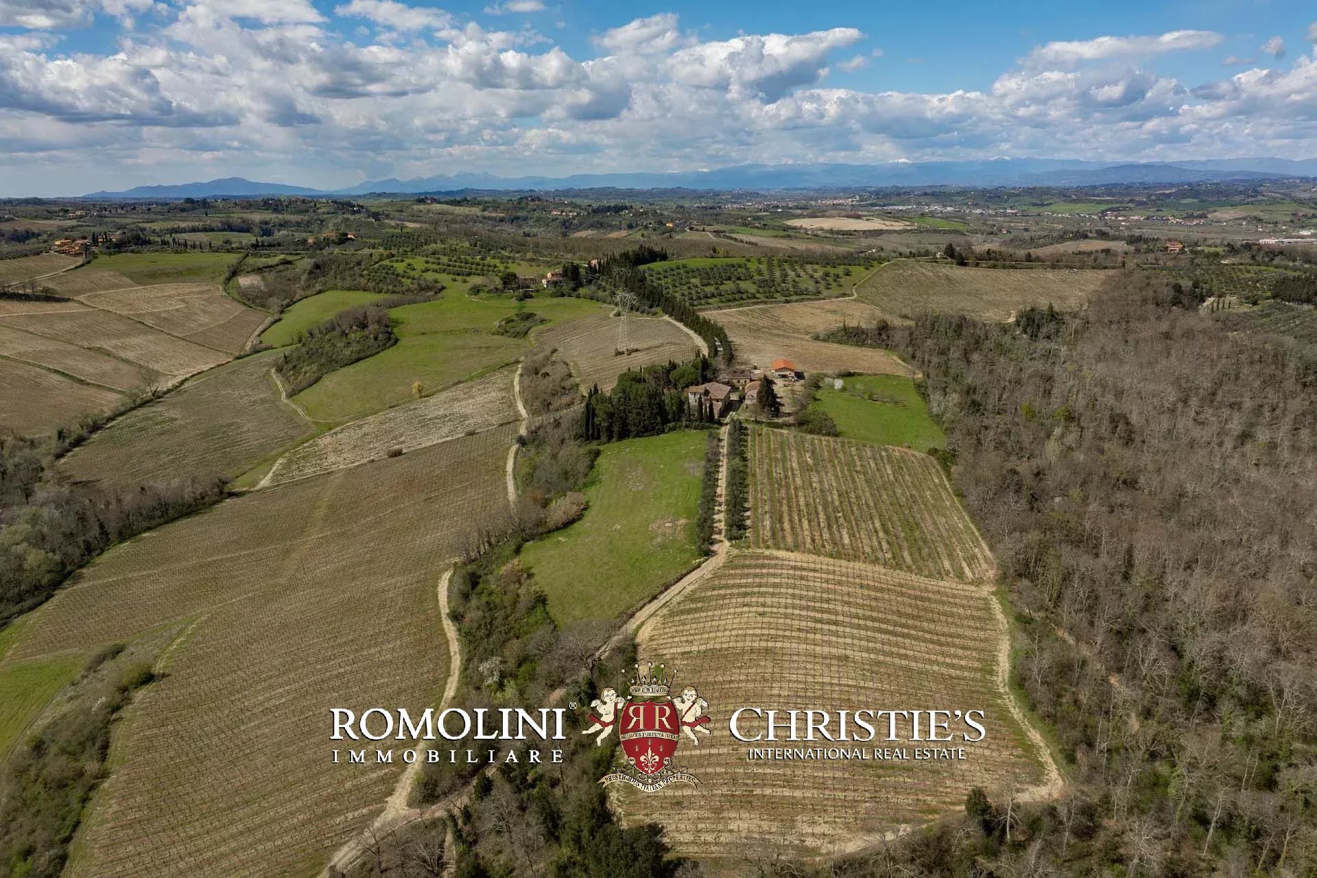 15 Bedroom Vineyard's Image 11