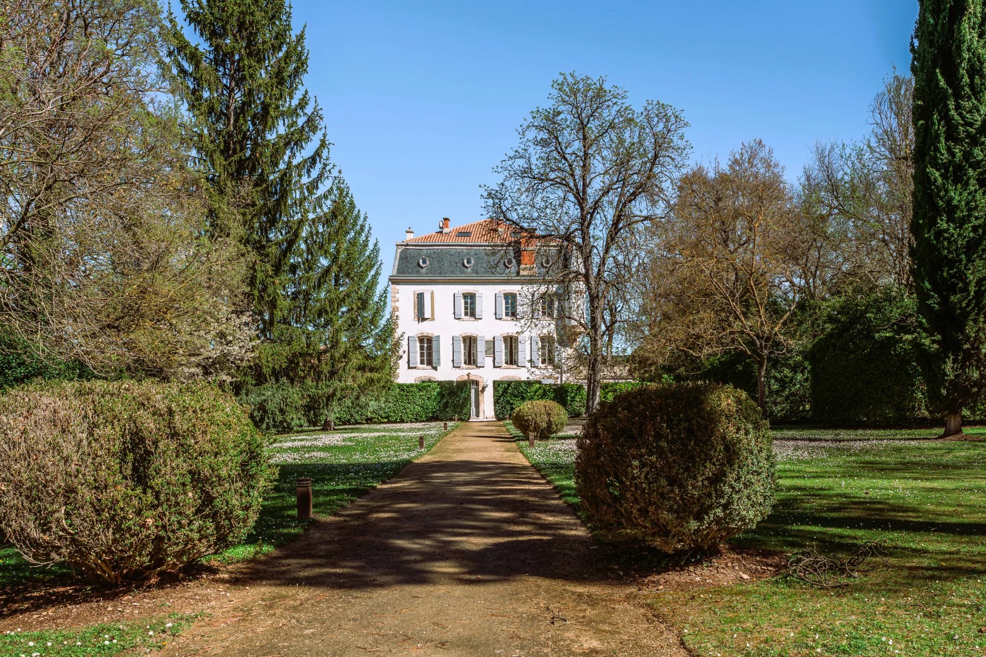 Appartement en dernier étage dans un domaine prestigieux