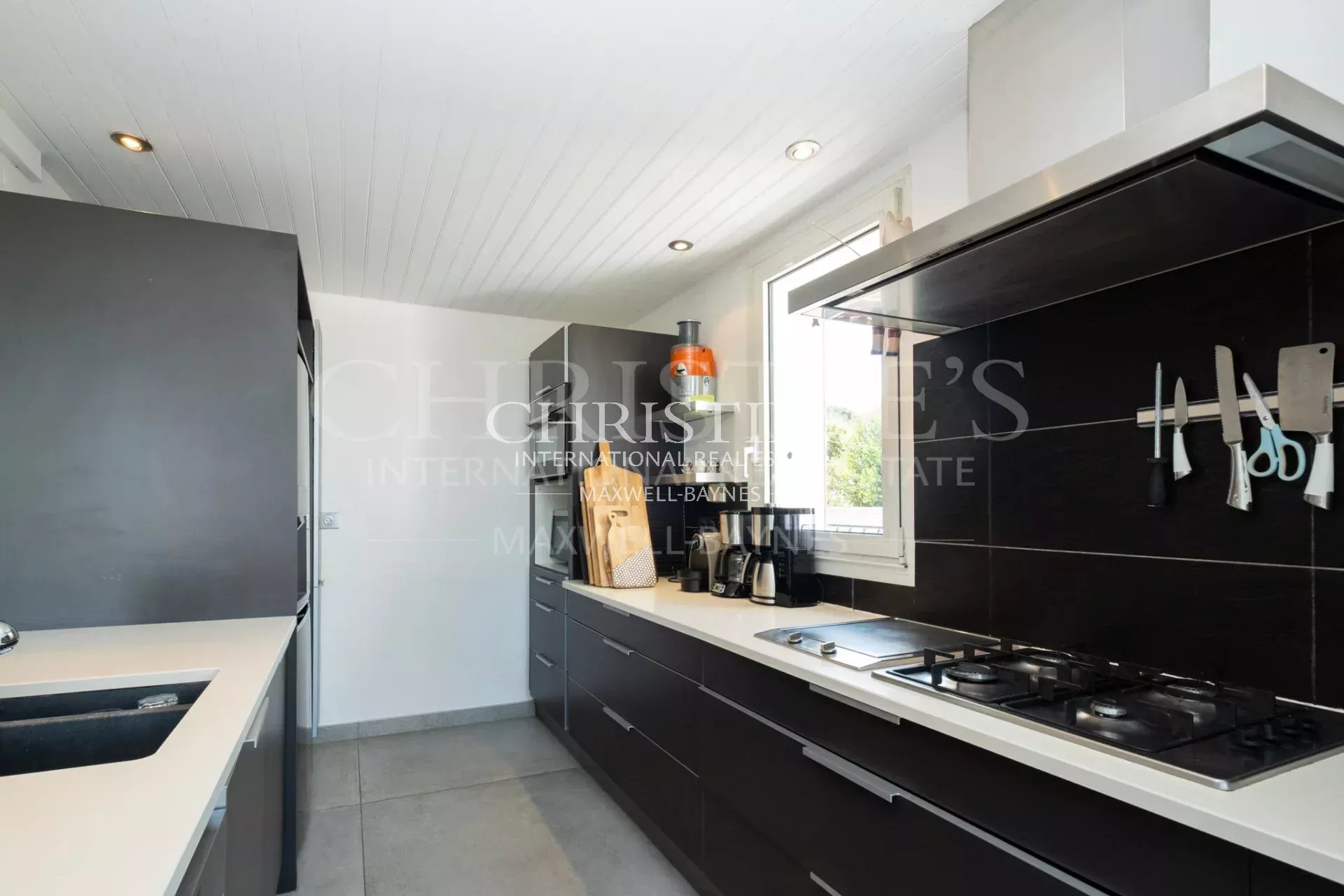4 Bedroom Villa/Townhouse's Image 5