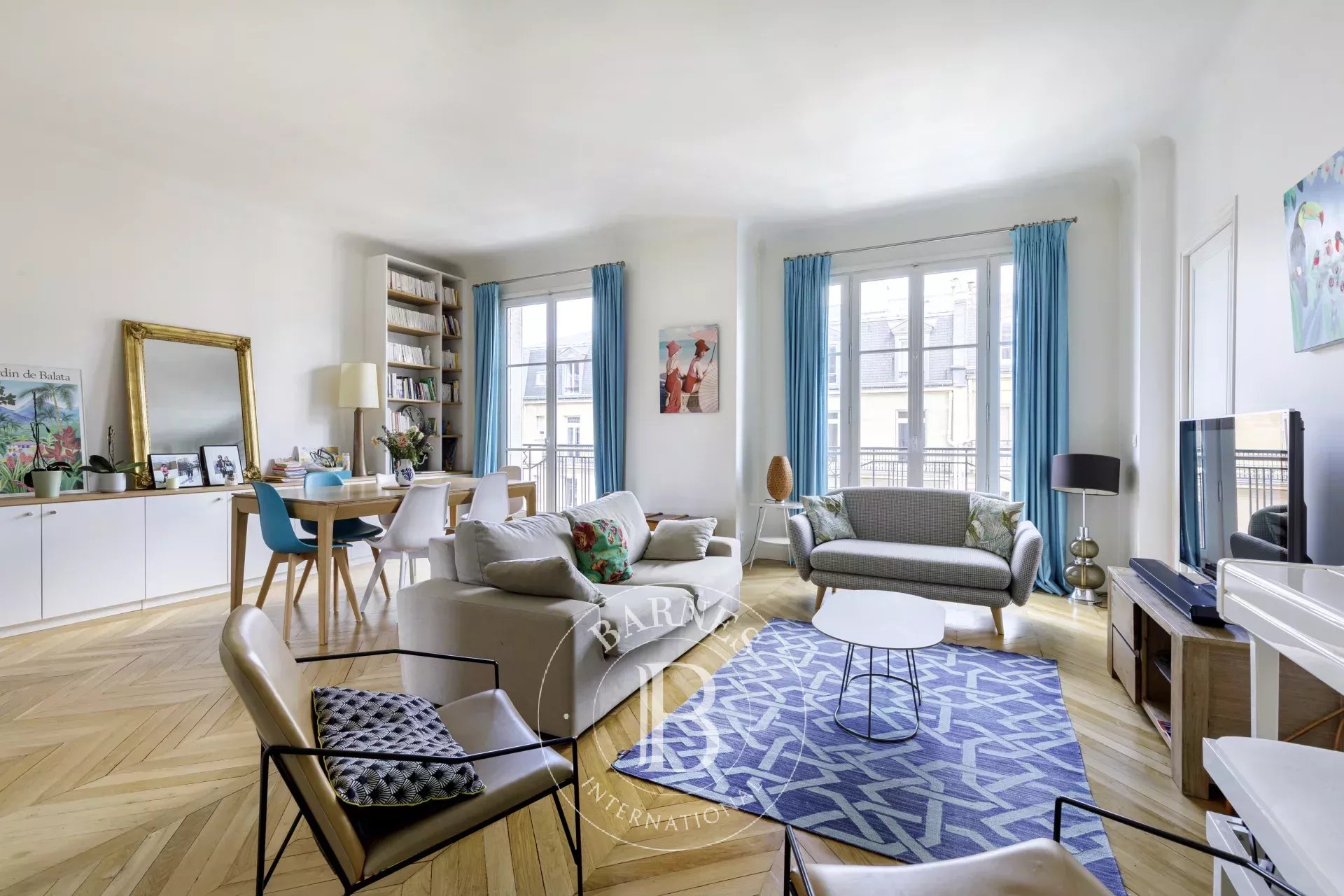 Exclusive Neuilly Peretti Château - 3-bedroom apartment on the upper floor
