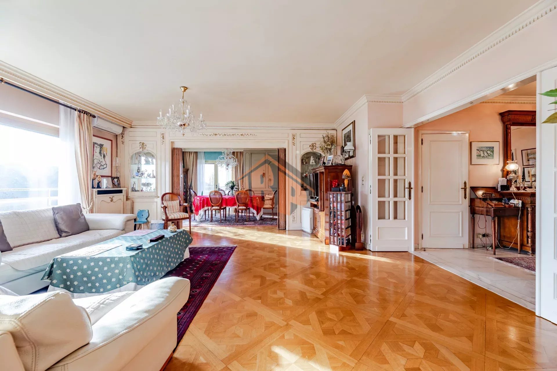 AVENUE DES VILLAS 77