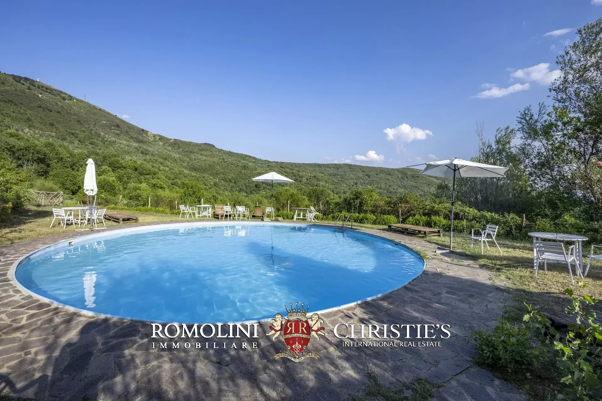 101-HA ESTATE WITH NATURAL SPRINGS FOR SALE BETWEEN AREZZO AND FLORENCE