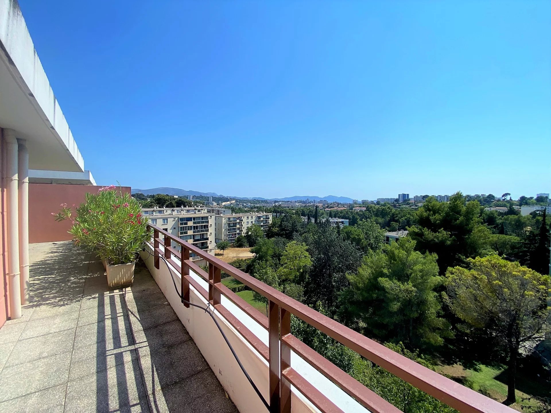T5 de 112 m2 avec 90 m2 de terrasses