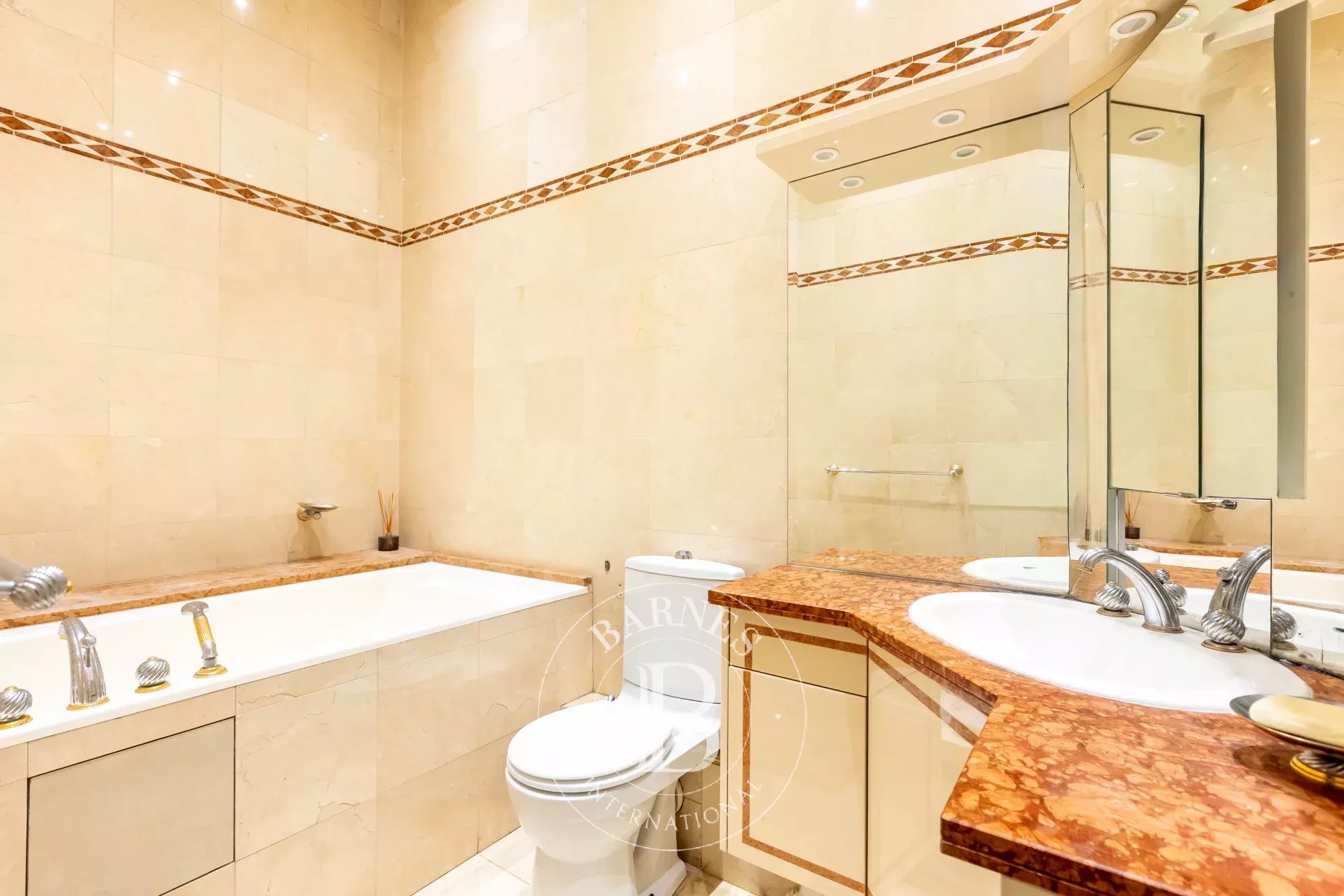 Paris  - Apartment 4 Bedrooms - picture 9