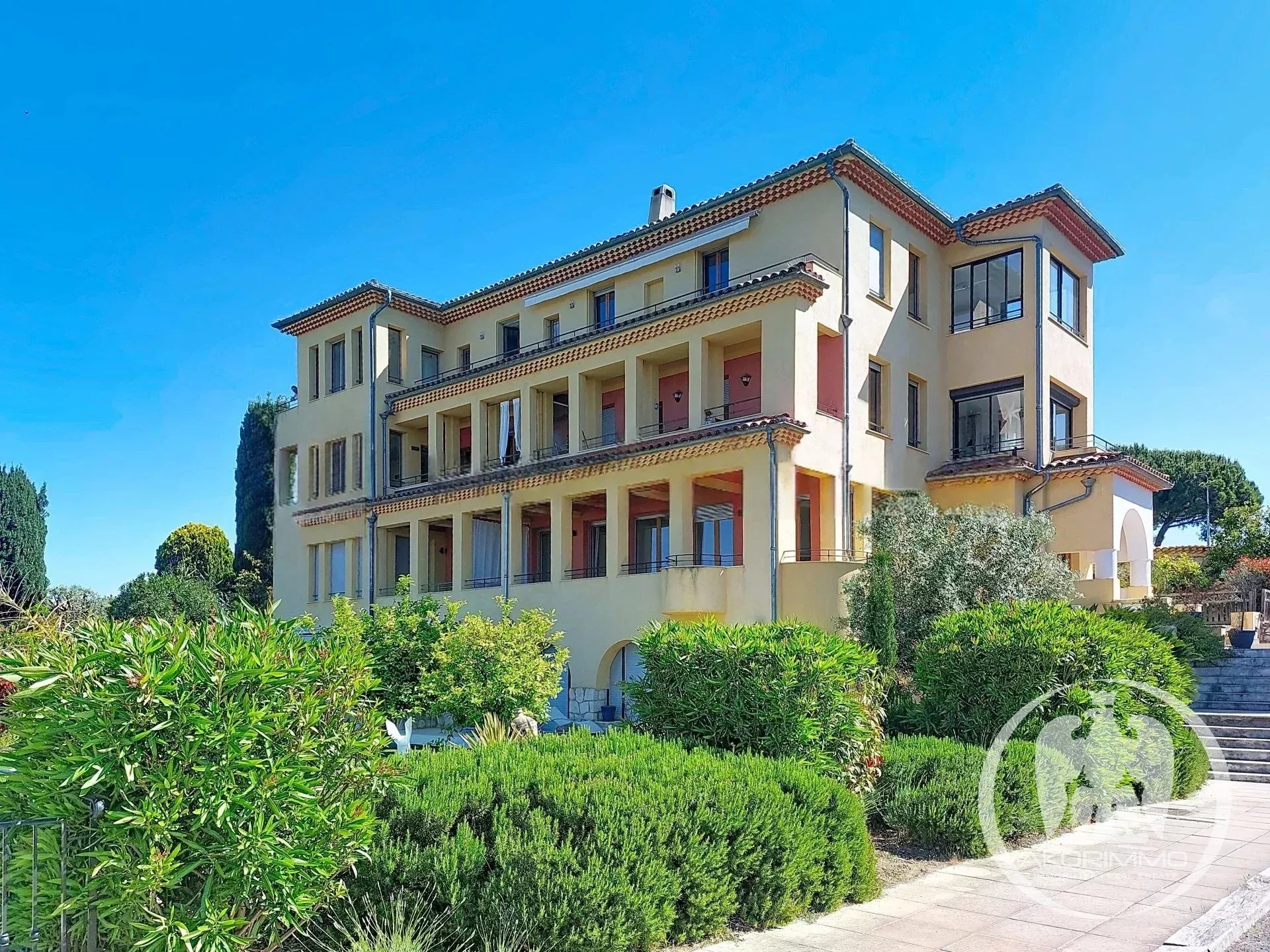 Apartamento  - 4 piezas  - 126.0 m² -  820.000 € - A la venta