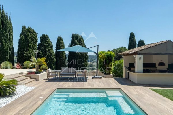 Renovated Single-Storey Villa with Village View — photo 4
