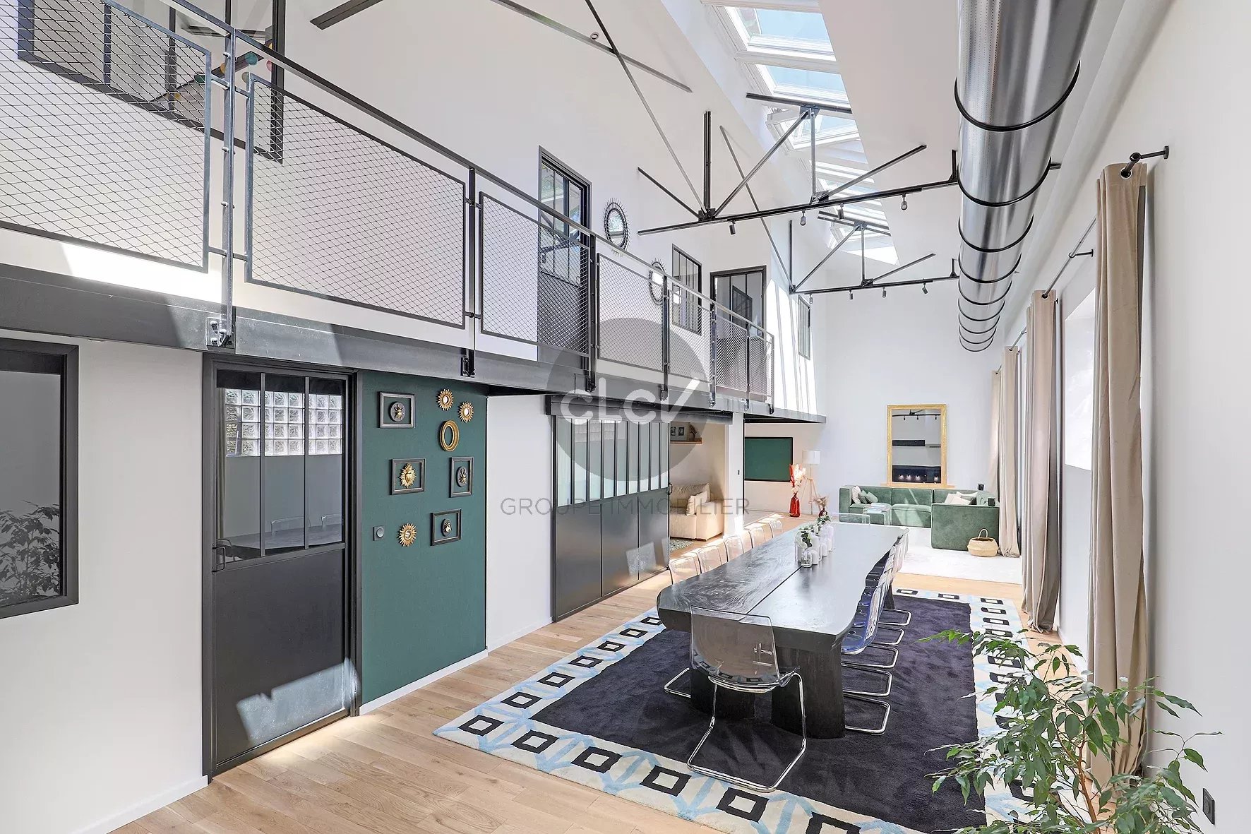 JEAN-JAURES: ANCIENNE USINE REHABILITEE EN LOFT + TERRASSE