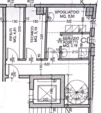 spazio commerciale in vendita a Faloppio