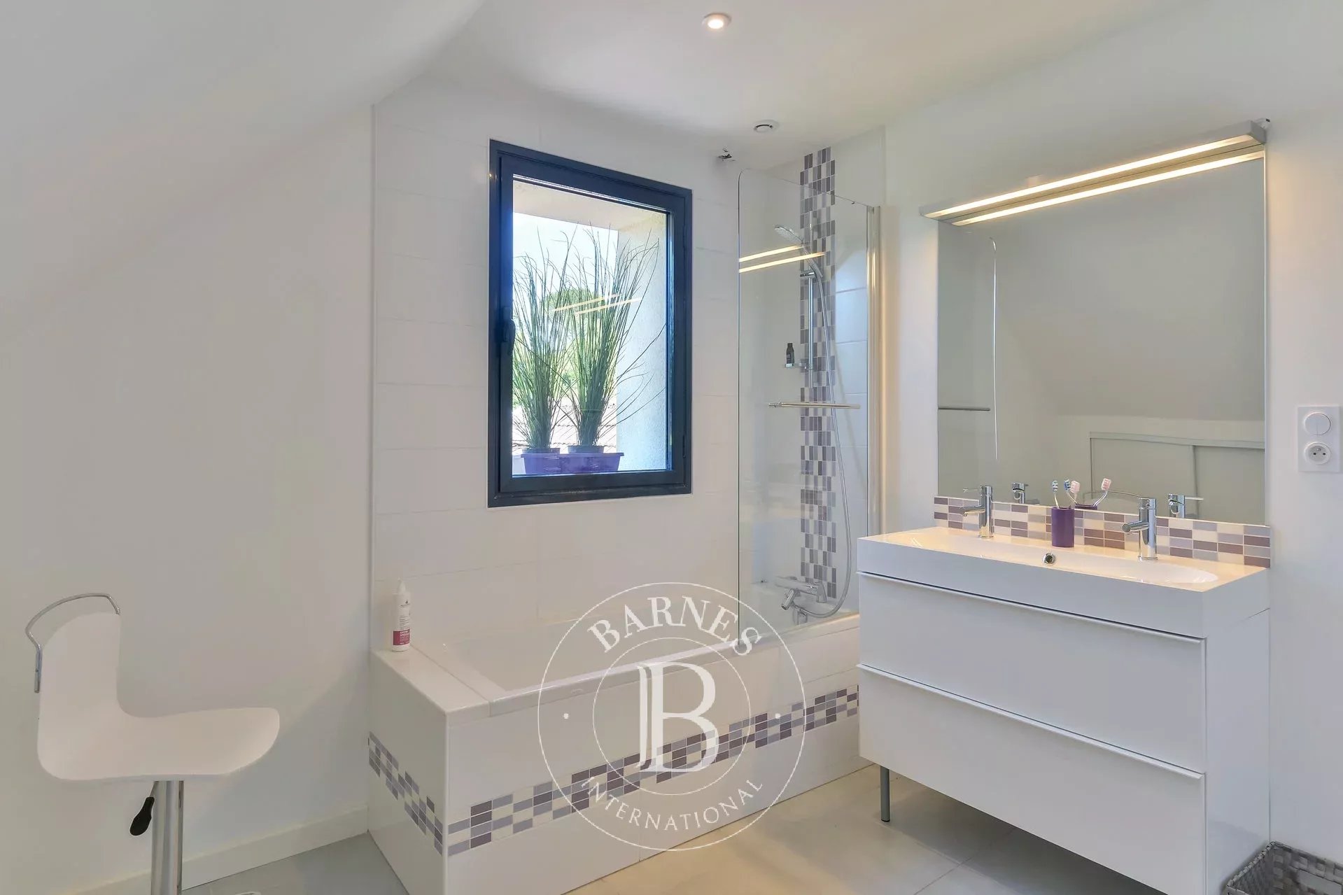 Ev Écully - picture 8