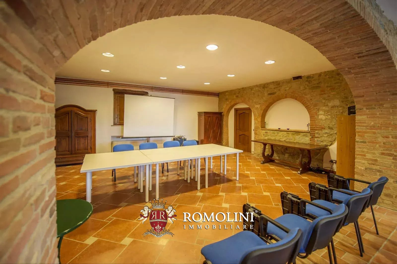 53 Bedroom Vineyard's Image 48