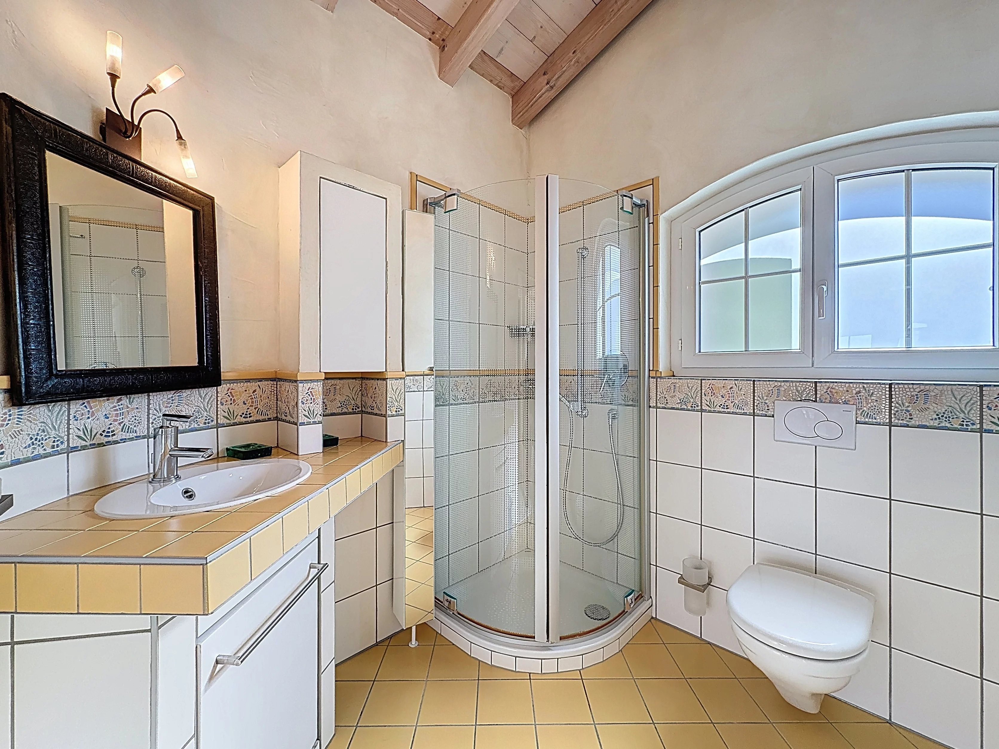 Spacieuse villa 5.5 pièces avec piscine et jardin