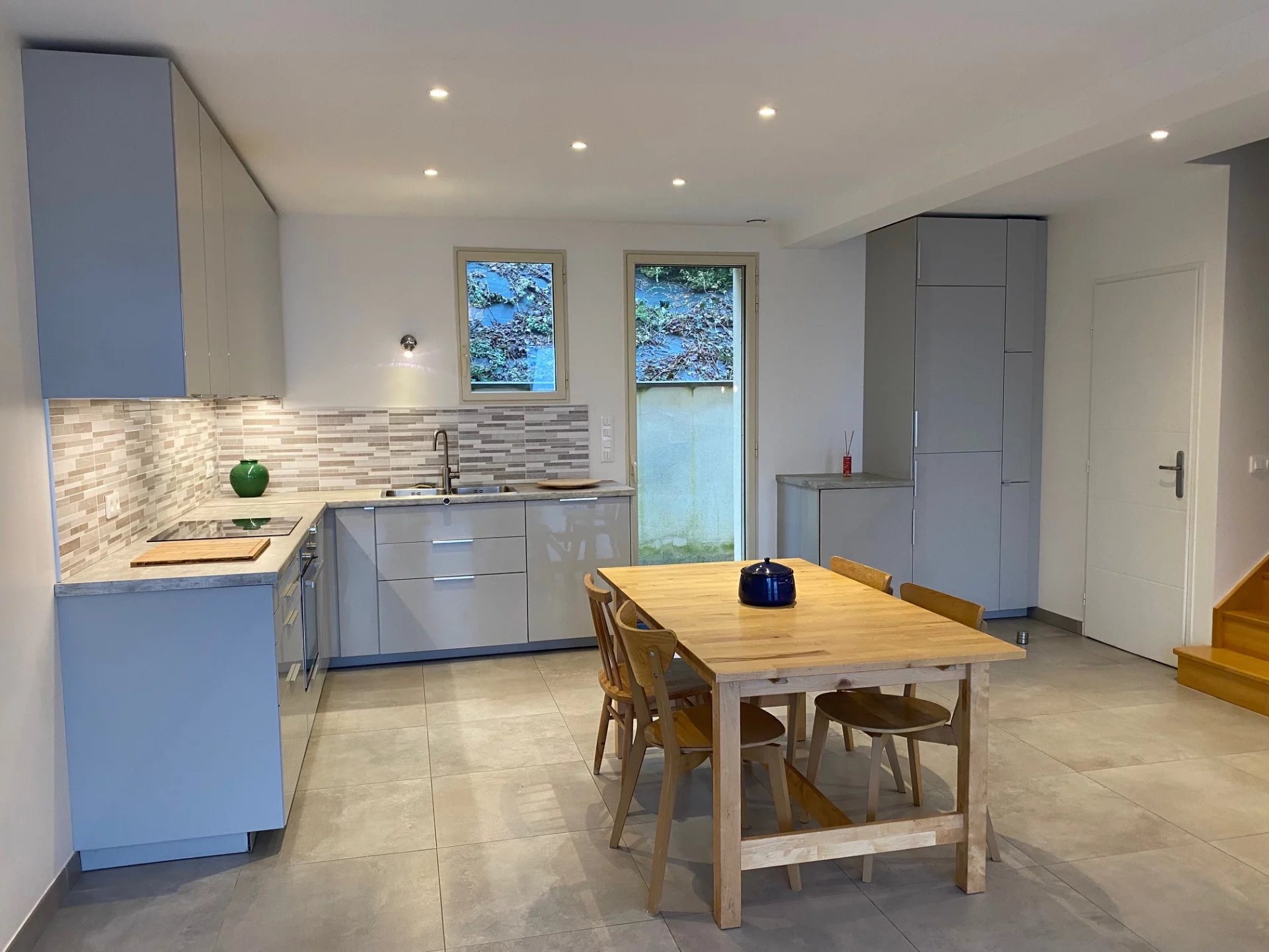 Agence immobilière de PARIS - LONDON - PAROS