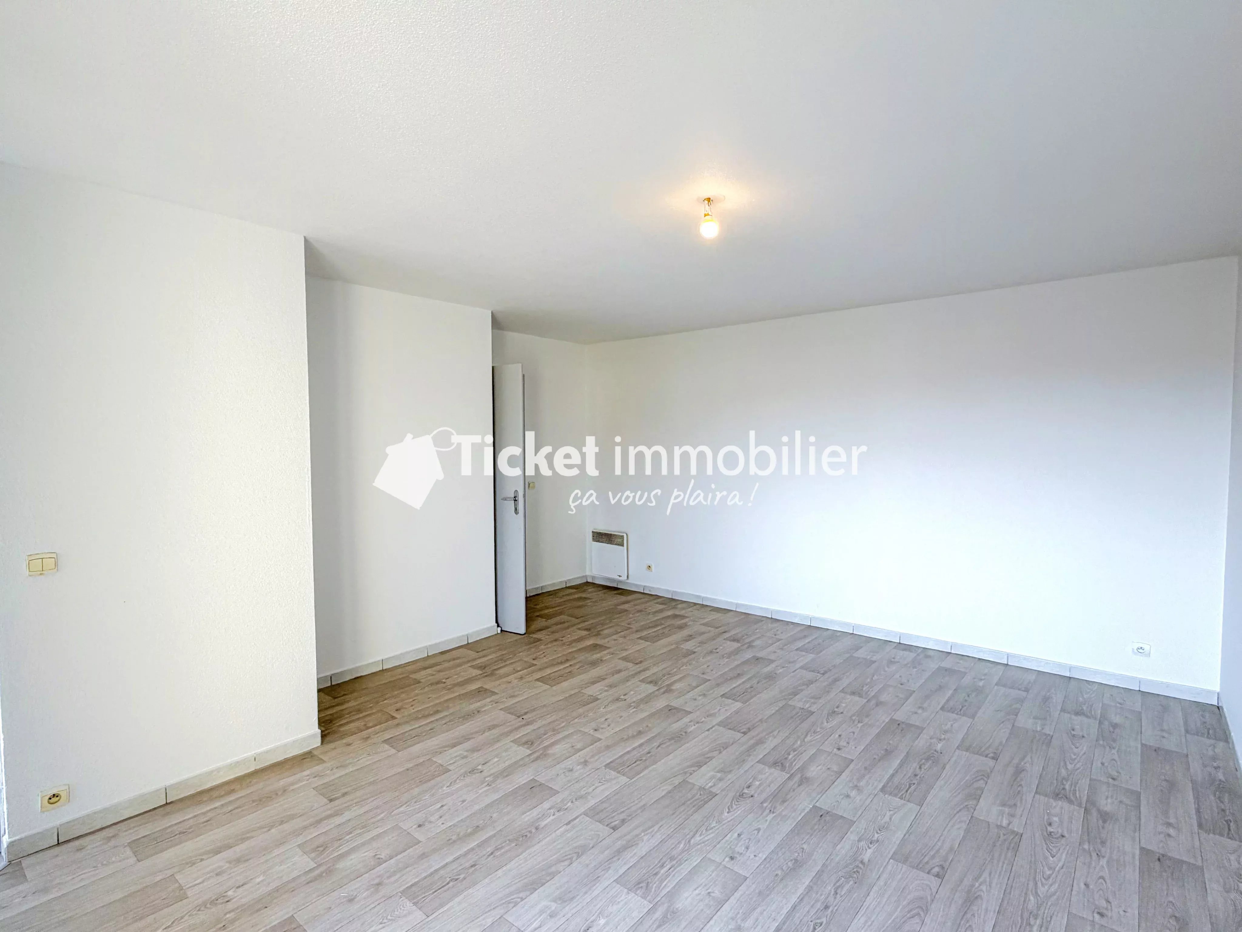 APPARTEMENT T2 50m2 TARBES AVEC BALCON, PLACE DE PARKING ETC ... — photo 3