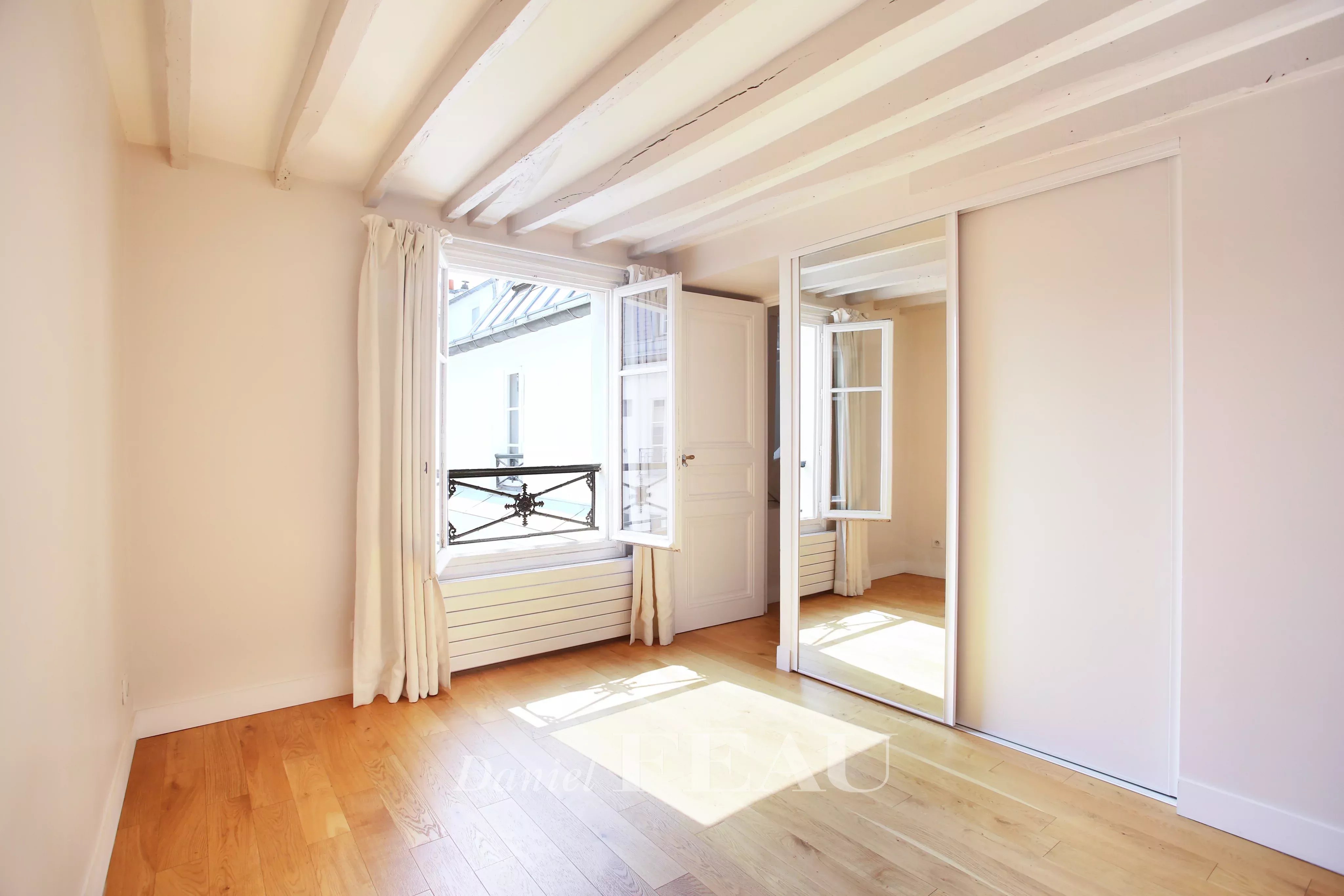 Sale Apartment Paris 7th