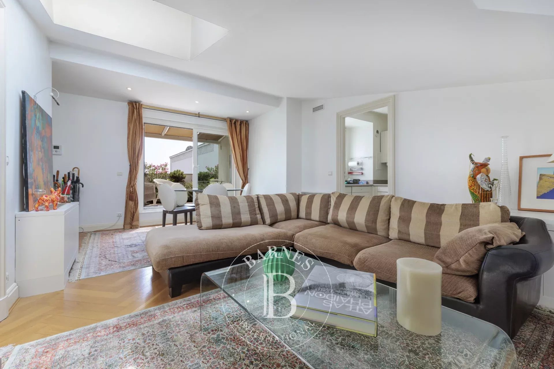 Apartment Paris 75008  -  ref 87067501 (picture 1)