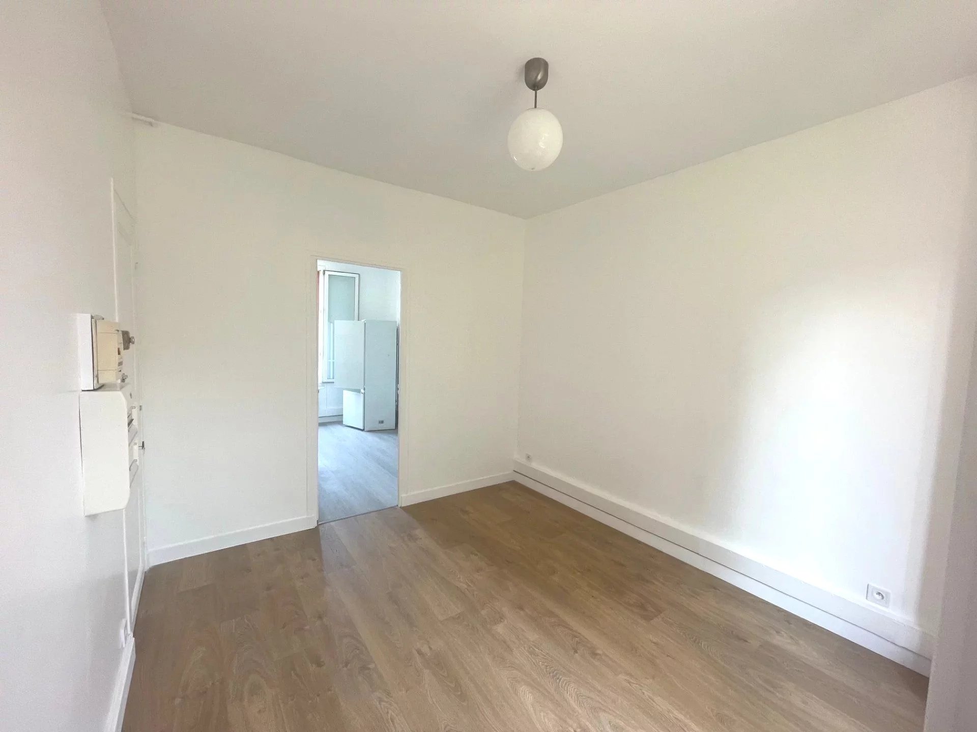 CACHAN studio 25m² refait à neuf